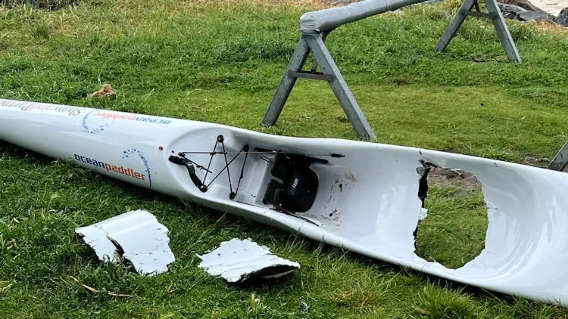 Surf Ski ist nach Hai-Attacke zerstört