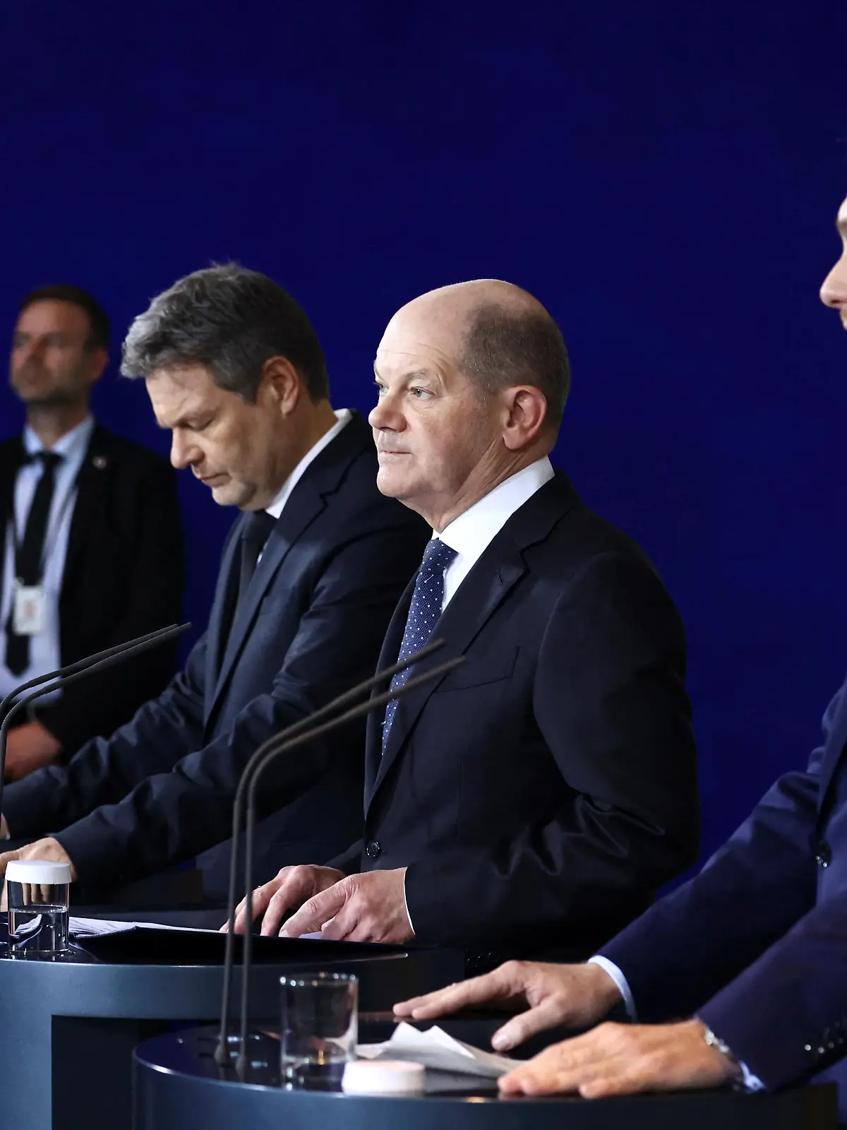 German Chancellor Olaf Scholz, Finance Minister Christian Lindner, and Economy and Climate Minister Robert Habeck present the 2024 budget in Berlin, Germany, December 13, 2023. REUTERS/Liesa Johannssen