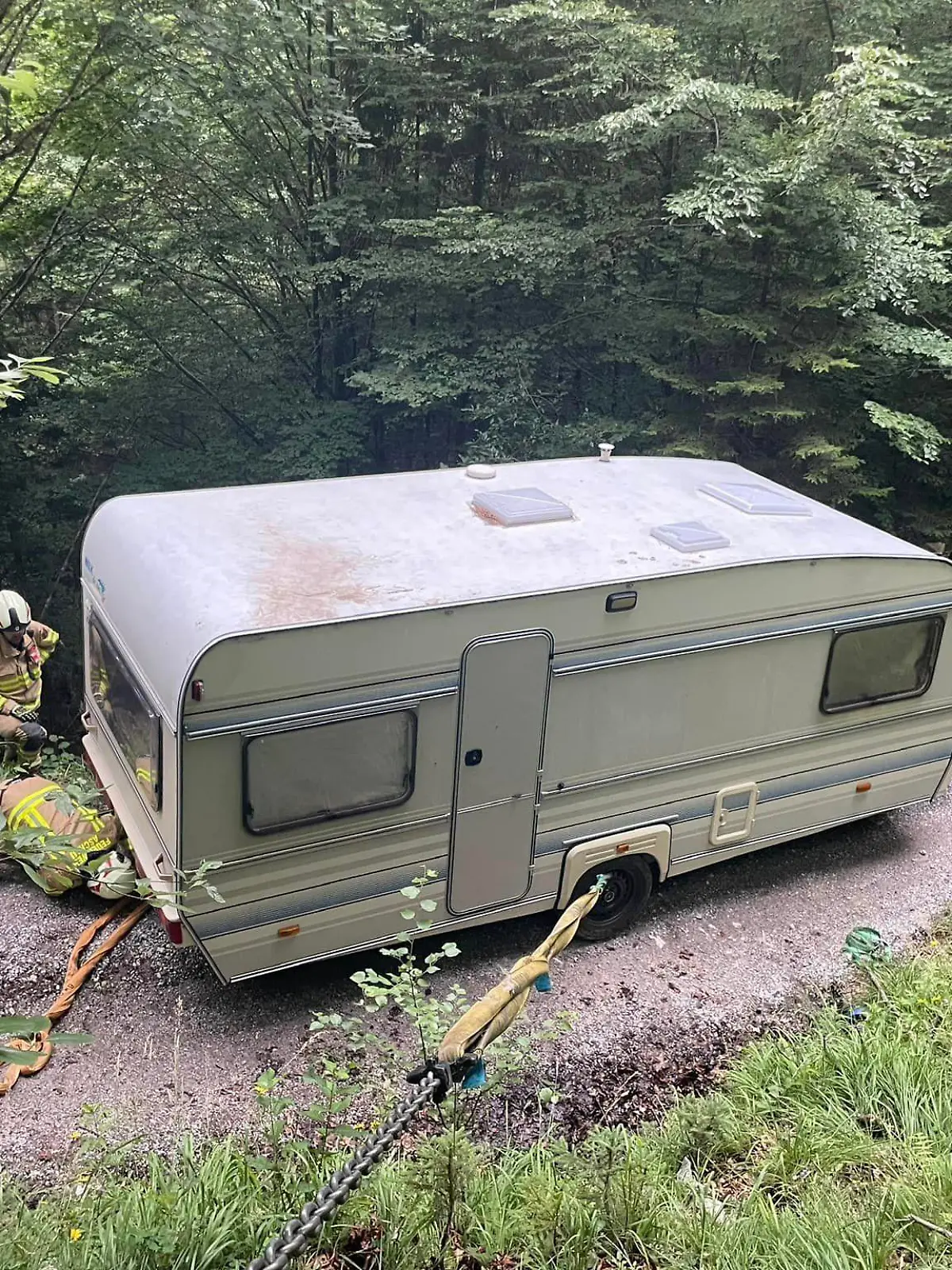 Wohnwagen in Schlucht