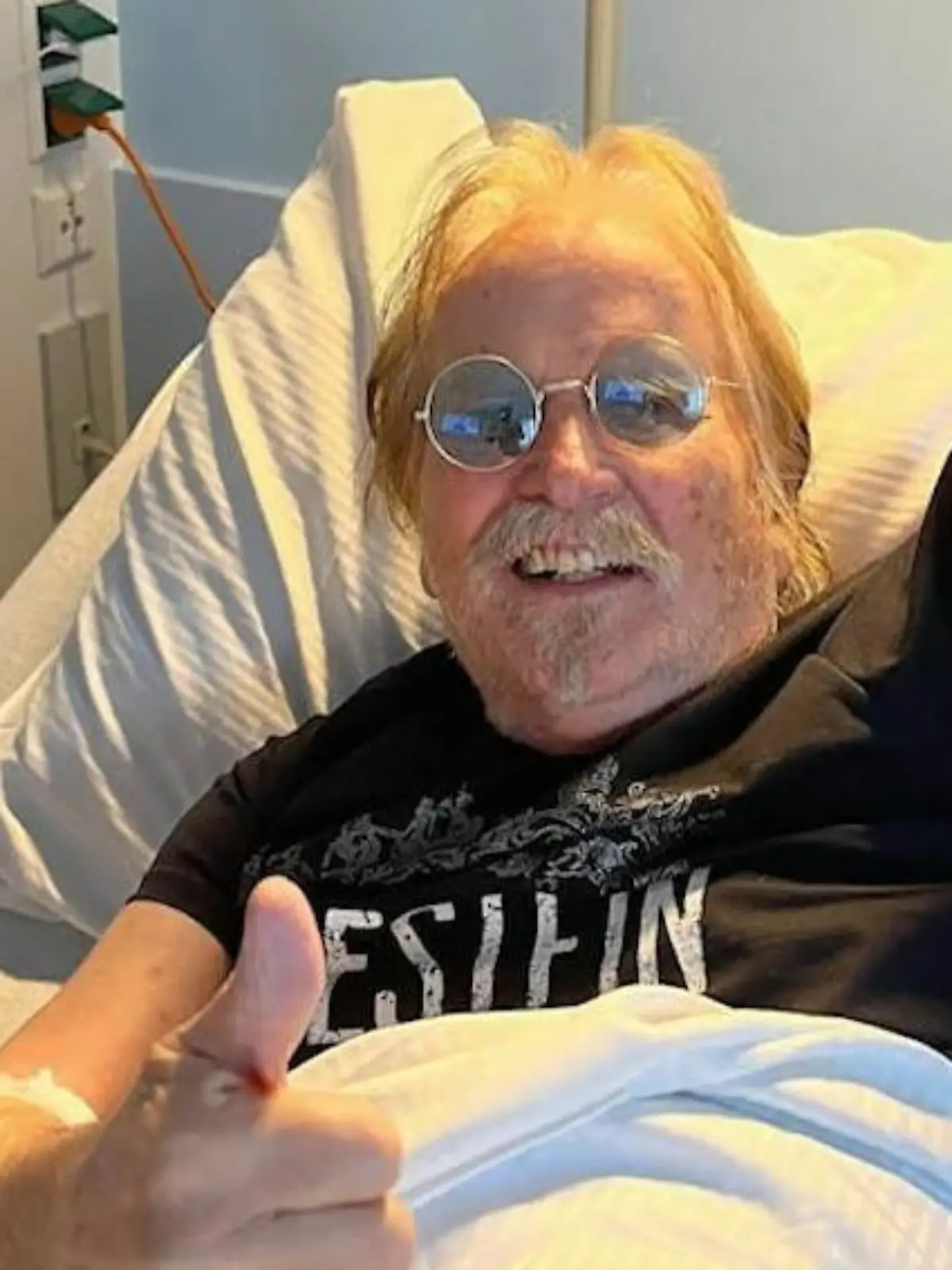 Bild zu: "Sorge um Frank Zander: Sohn gibt Gesundheitsupdate"