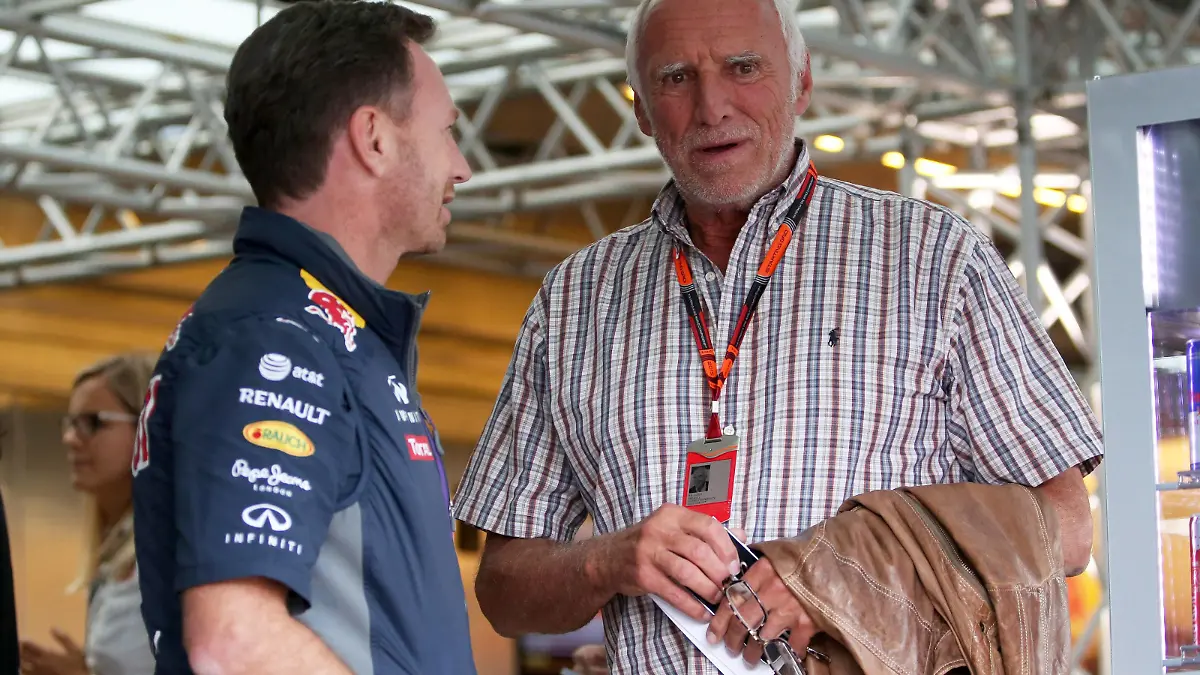 FORMULA 1 - GP of Austria 2015 SPIELBERG,AUSTRIA,19.JUN.15 - MOTORSPORTS, FORMULA 1 - Grand Prix of Austria, Red Bull Ring, free practice. Image shows team principal Christian Horner (Infiniti Red Bull Racing) and Red Bull founder Dietrich Mateschitz. PUBLICATIONxINxGERxHUNxONLY GEPAxpictures/xDanielxGoetzhaberFormula 1 GP of Austria 2015 Spielberg Austria 19 Jun 15 Motorsports Formula 1 Grand Prix of Austria Red Bull Ring Free Practice Image Shows team Principal Christian Horner Infiniti Red Bull Racing and Red Bull Founder Dietrich Mateschitz PUBLICATIONxINxGERxHUNxONLY GEPAxpictures xDanielxGoetzhaber