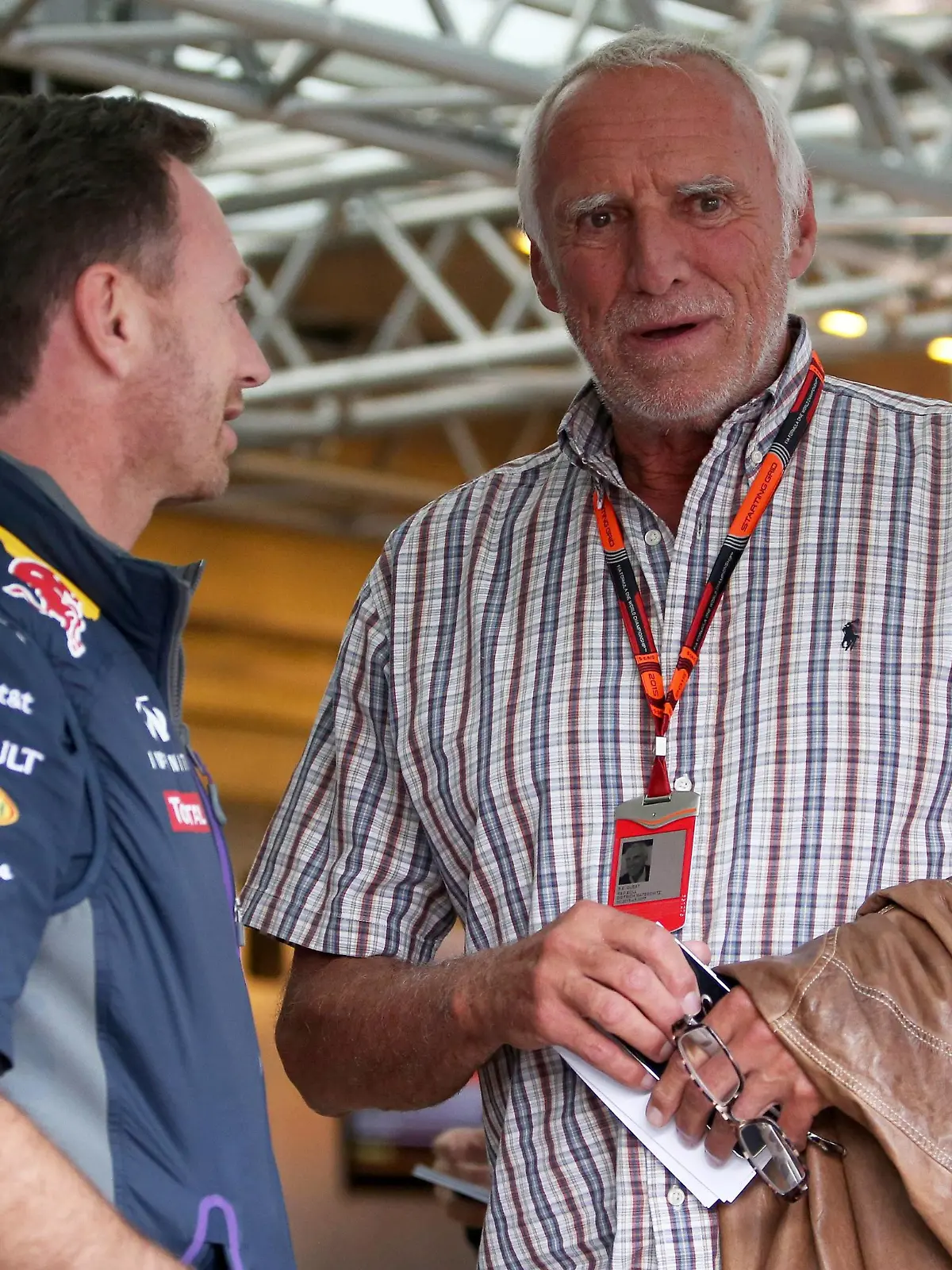 FORMULA 1 - GP of Austria 2015 SPIELBERG,AUSTRIA,19.JUN.15 - MOTORSPORTS, FORMULA 1 - Grand Prix of Austria, Red Bull Ring, free practice. Image shows team principal Christian Horner (Infiniti Red Bull Racing) and Red Bull founder Dietrich Mateschitz. PUBLICATIONxINxGERxHUNxONLY GEPAxpictures/xDanielxGoetzhaberFormula 1 GP of Austria 2015 Spielberg Austria 19 Jun 15 Motorsports Formula 1 Grand Prix of Austria Red Bull Ring Free Practice Image Shows team Principal Christian Horner Infiniti Red Bull Racing and Red Bull Founder Dietrich Mateschitz PUBLICATIONxINxGERxHUNxONLY GEPAxpictures xDanielxGoetzhaber
