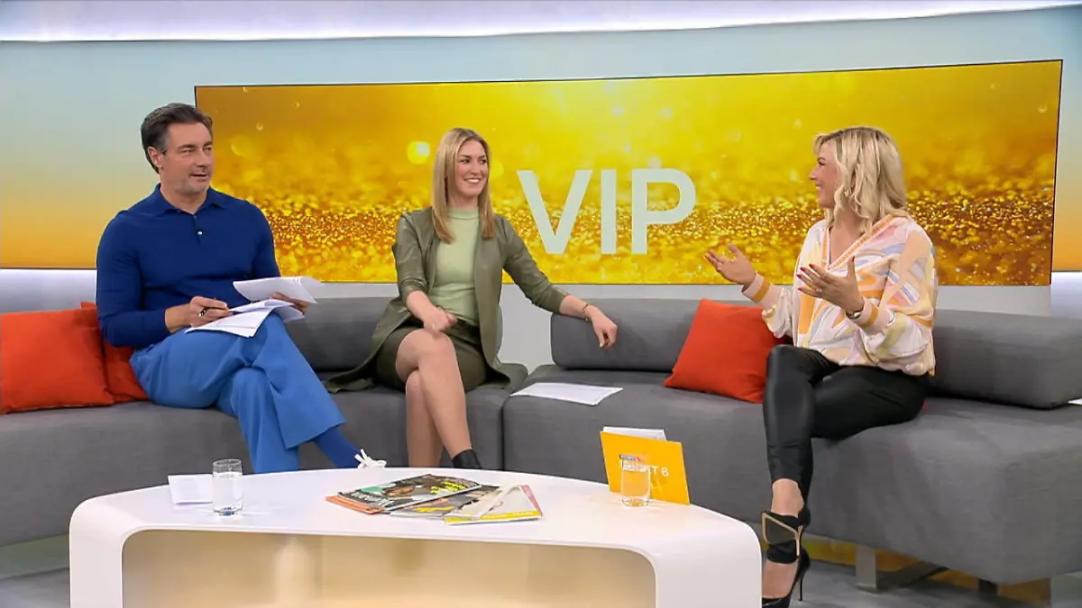Hier turtelt sie mit ihrem Neuen Lilly Becker wieder happy