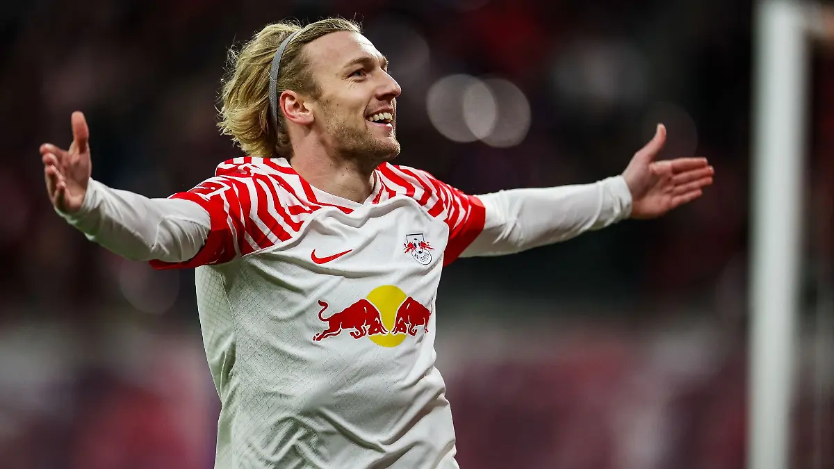 Leipzigs Spieler Emil Forsberg jubelt nach seinem Treffer zum 2:1.
