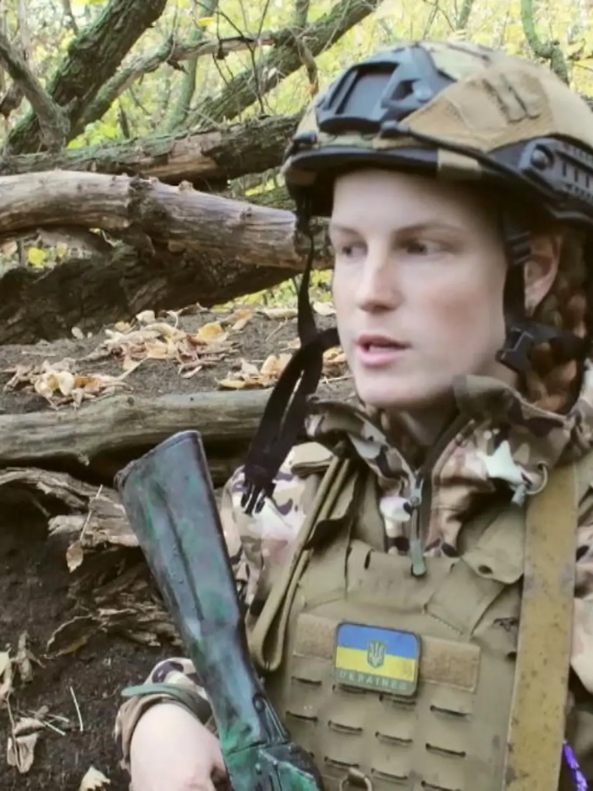 Die Soldatin Oksana kämpft mit ihrer Einheit in Donezk an vorderster Front gegen die russischen Truppen. Sie hat in den Kriegsmonaten gelernt, mit wenig auszukommen. „Wir haben uns an Umstände gewöhnt in denen es keinen Normalzustand gibt – kein Bett, kein Essen, keine Wärme, kein heißes Wasser“, erzählt die Ukrainerin im RTL-Interview. Doch mit den russischen Raketenangriffen auf die ukrainische Infrastruktur drohen überall im Land Stromausfälle.