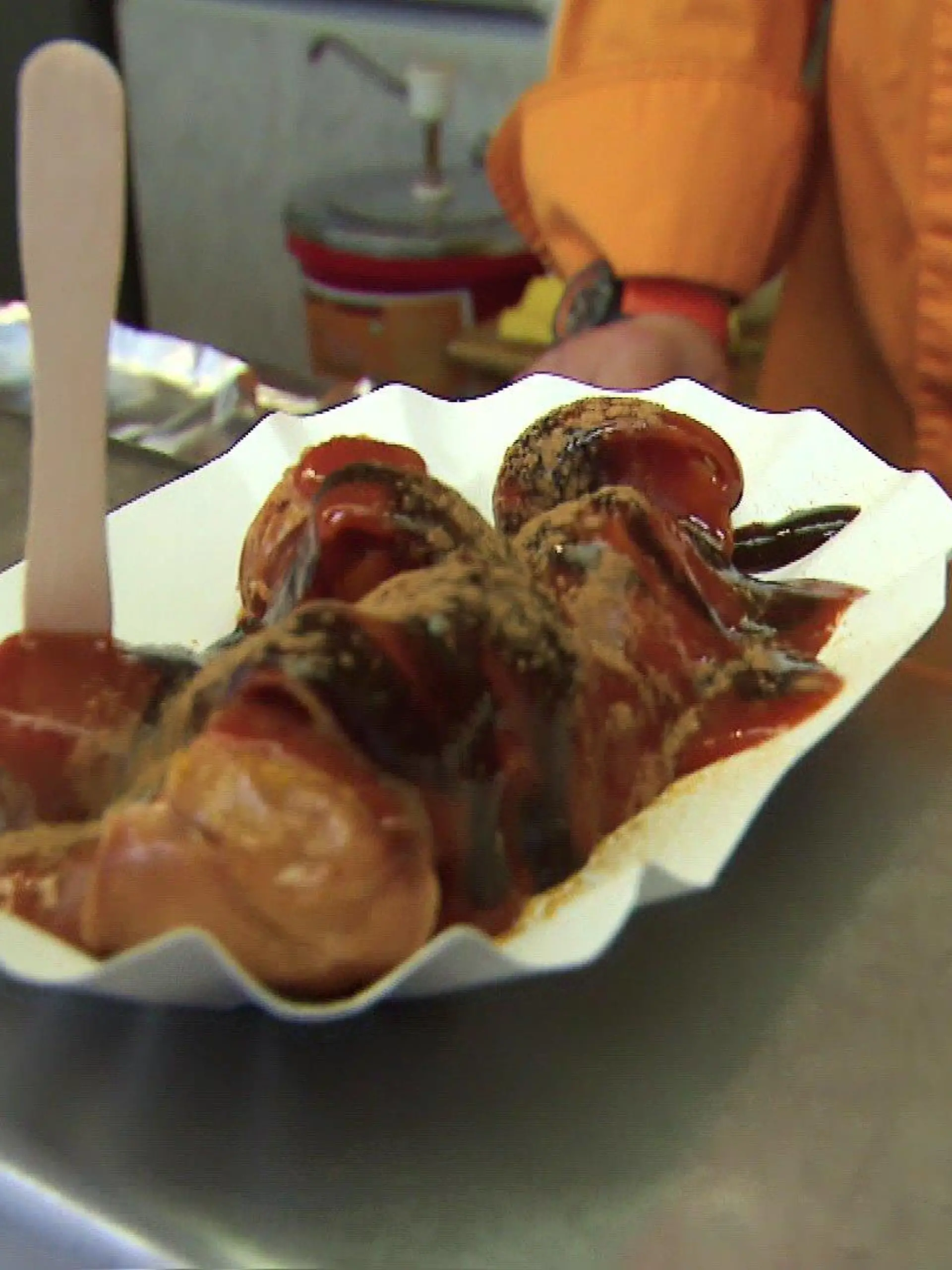 weihnachtliche Currywurst mit Pflaumenmus und Zimt