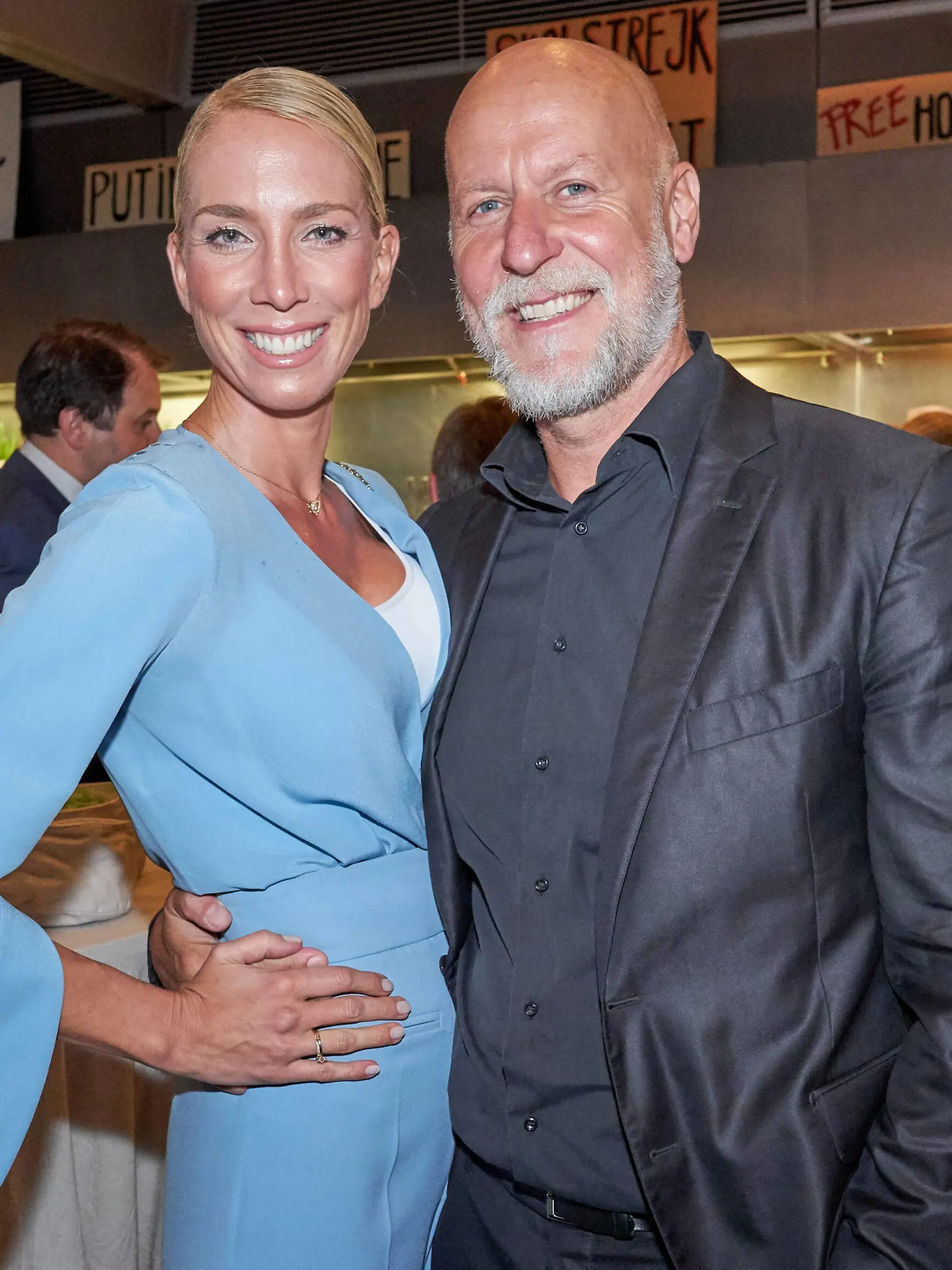  Rainer Schaller mit Freundin Christiane Schikorsky beim 4 Sommerfest BILD100 im Käfer Dachgartenrestaurant im Deutschen Bundestag mit dem Thema - Freiheit. *** Rainer Schaller with girlfriend Christiane Schikorsky at the 4 summer party BILD100 in the Käfer roof garden restaurant in the German Bundestag with the topic freedom Copyright: xEventpressxRadkex