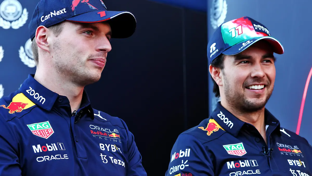 (L to R): Max Verstappen (NLD) Red Bull Racing and team mate Sergio Perez (MEX) Red Bull Racing.
20.10.2022. Formula 1 World Championship, Rd 19, United States Grand Prix, Austin, Texas, USA, Preparation Day.
- www.xpbimages.com, EMail: requests@xpbimages.com © Copyright: Coates / XPB Images / action press