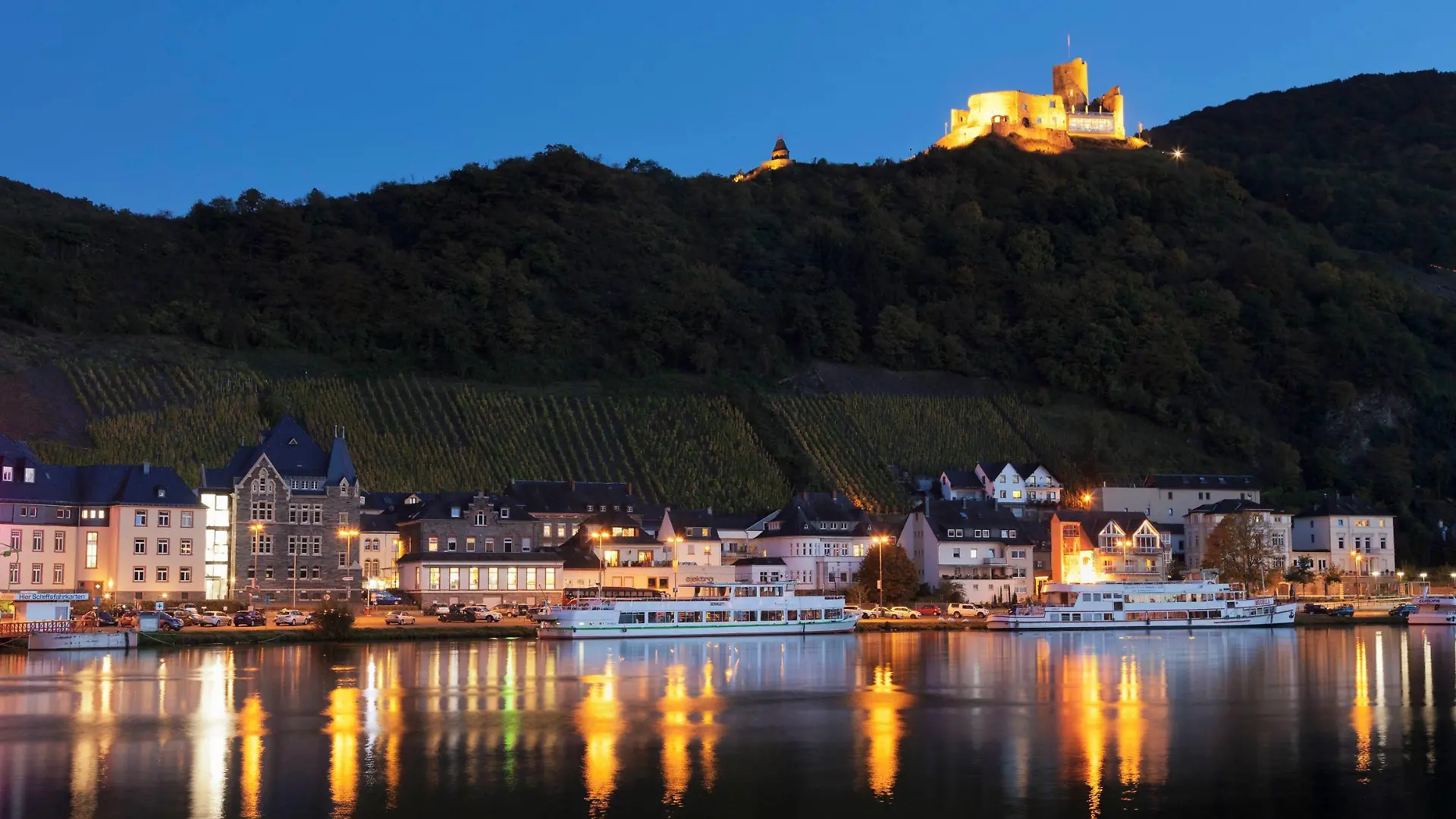 Die Burg Landshut in Bernkastel-Kues mit ihrem herrlichen Blick auf die Mosel.