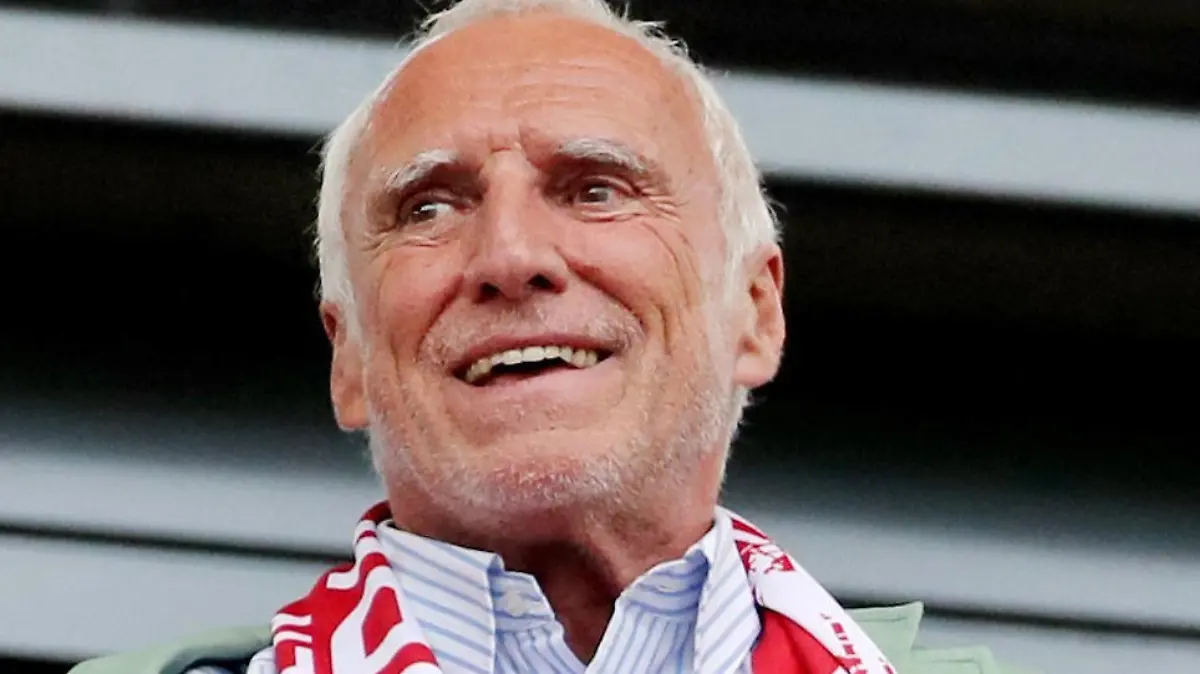 ARCHIV - 12.05.2017, Sachsen, Leipzig: Der österreichische Milliardär und Red-Bull-Boss Dietrich Mateschitz kommt zum Spiel RB Leipzig - Bayern München in die Red Bull Arena. Red-Bull-Gründer Dietrich Mateschitz ist tot. Der österreichische Multimilliardär starb im Alter von 78 Jahren. Foto: Jan Woitas/dpa-Zentralbild/dpa +++ dpa-Bildfunk +++