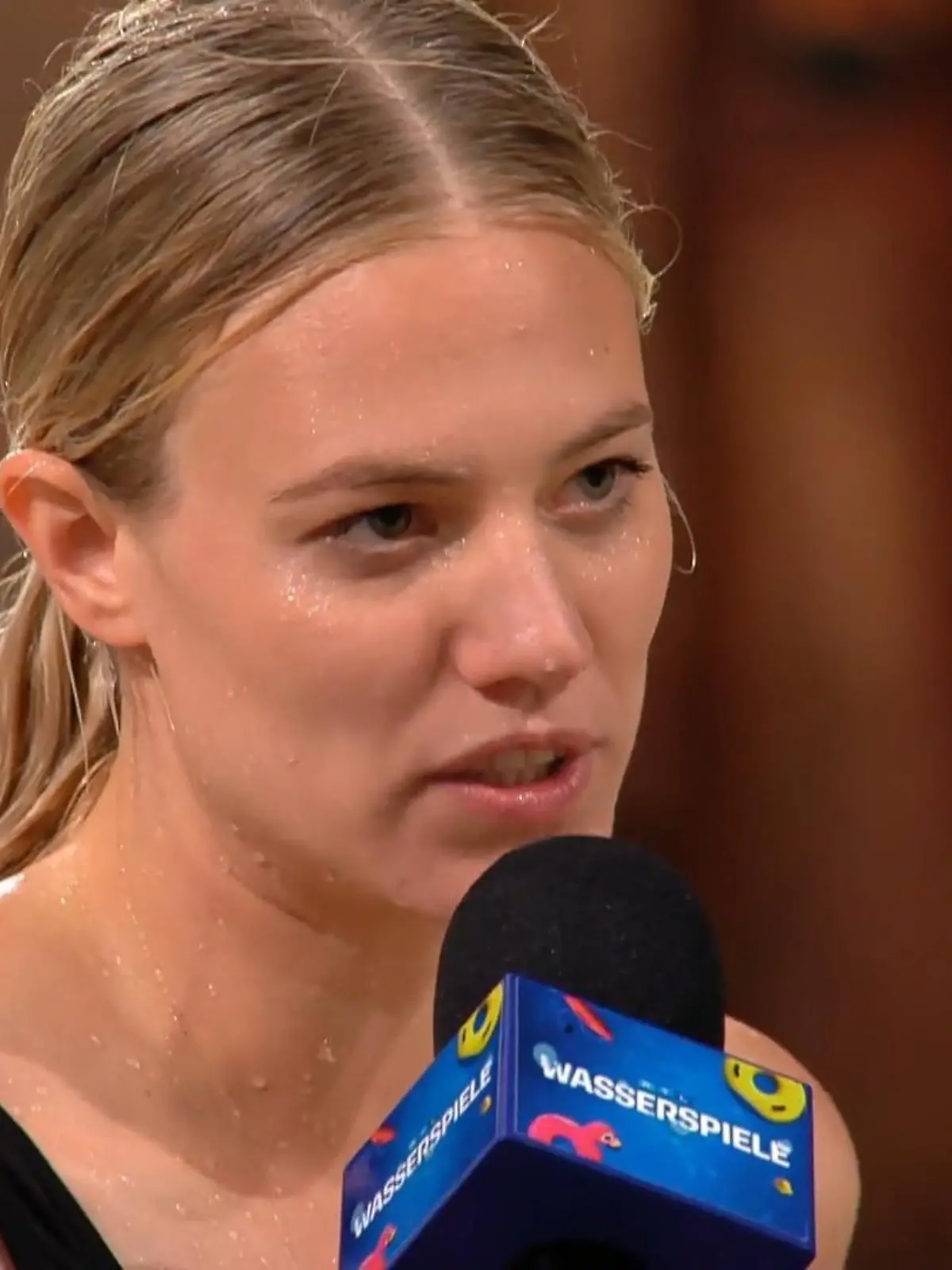 "RTL Wasserspiele"-Kandidatin Larissa Marolt ist stinksauer