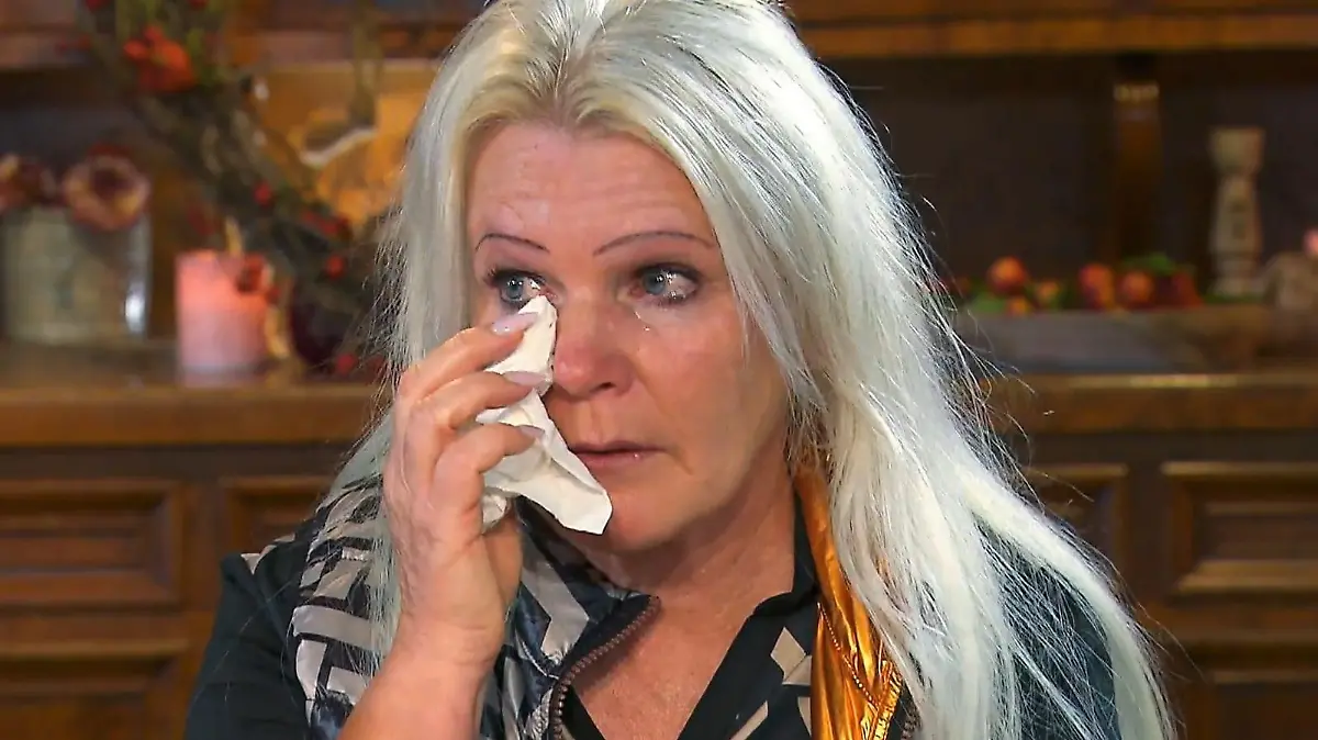 Diesmal keine Freudentränen. Für Hofdame Simone ist das Wiedersehen mit Bauer Siegfried nicht gerade das, was sie sich erwünscht hatte.