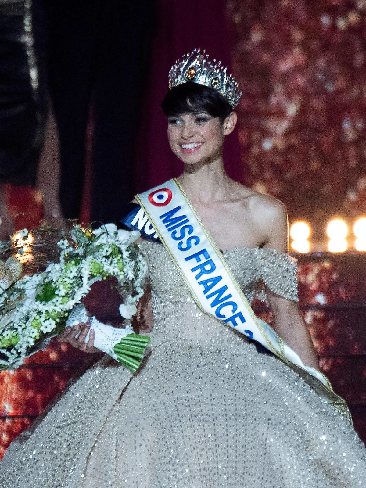 ; Miss Nord-Pas-de-Calais, Eve Gilles elue Miss France 2024.
Election de Miss France 2024 en direct sur TF1 du Zenith de Dijon. Emission Miss France 2024 prÃ'sentÃ'e par Jean-Pierre Foucault. Dijon, FRANCE - 16/12/2024//01PIERREVILLARD_VILLARD.031/Credit:PIERRE VILLARD/SIPA/2312170320