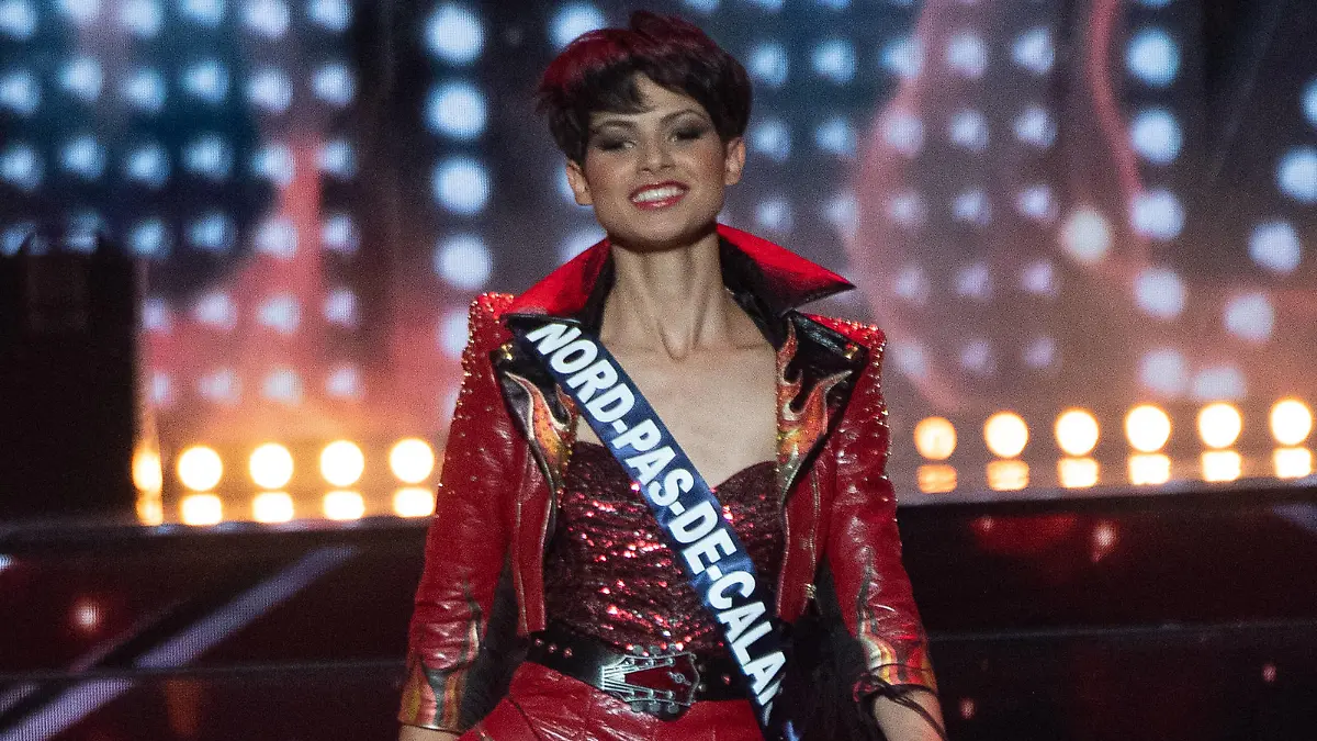 ; Miss Nord-Pas-de-Calais, Eve Gilles elue Miss France 2024.
Election de Miss France 2024 en direct sur TF1 du Zenith de Dijon. Emission Miss France 2024 prŽsentŽe par Jean-Pierre Foucault. Dijon, FRANCE - 16/12/2024//01PIERREVILLARD_VILLARD.050/Credit:PIERRE VILLARD/SIPA/2312170321