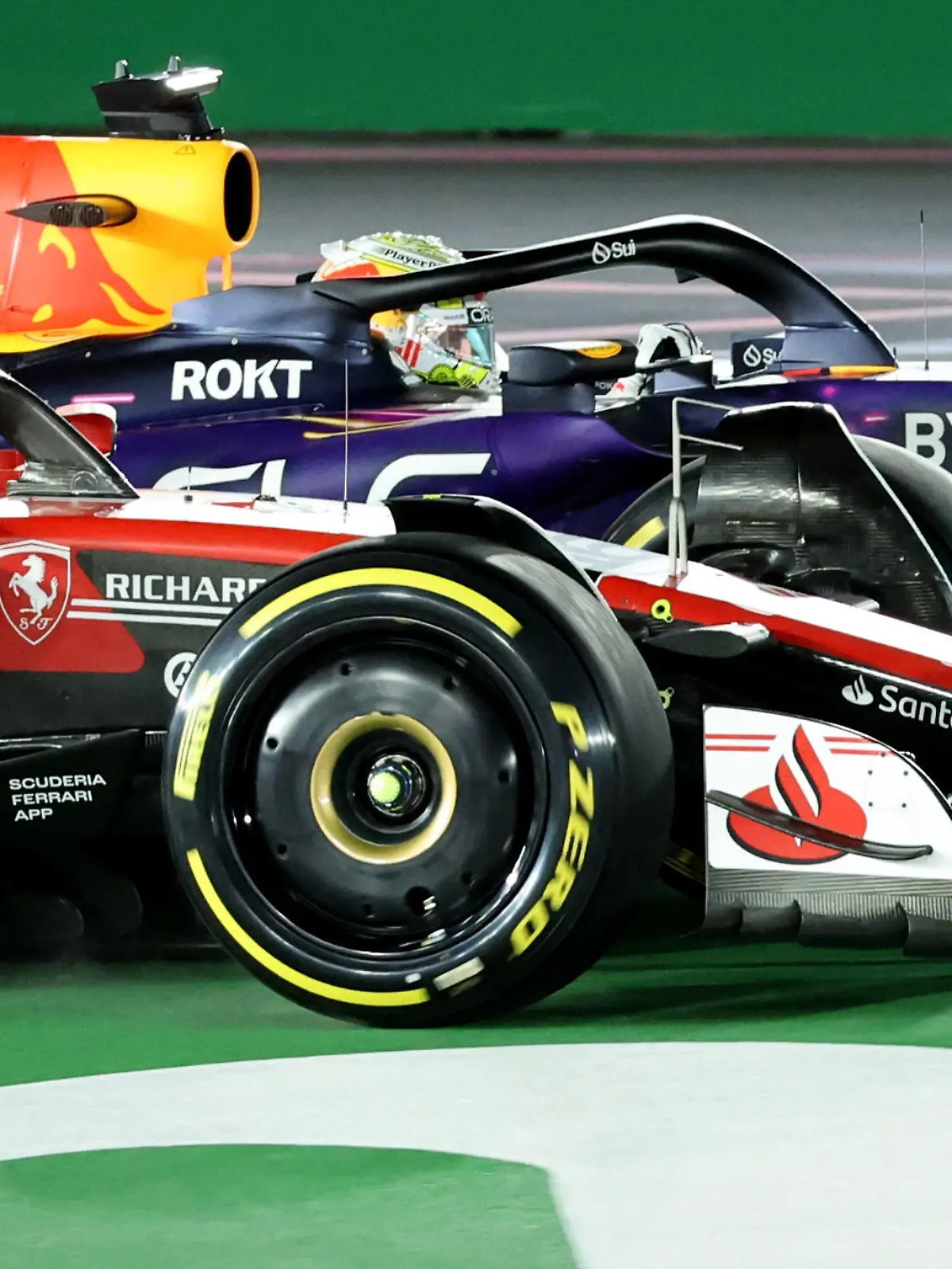 Formula One F1 - Las Vegas Grand Prix - Las Vegas Strip Circuit, Las Vegas, Nevada, U.S - November 18, 2023 Red Bull's Max Verstappen and Ferrari's Charles Leclerc in action during the race REUTERS/Mike Blake