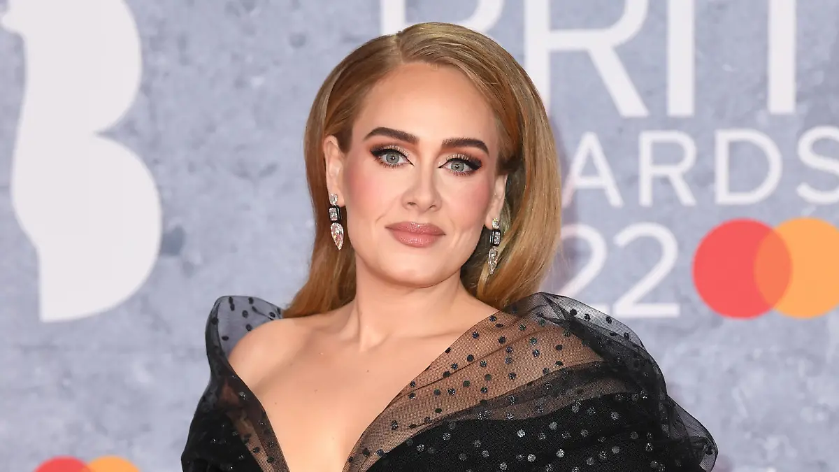  The BRIT Awards Arrivals - London EDITORIAL USE ONLY Adele arriving at the BRIT Awards 2022 held at The O2, London. Credit: Doug Peters/EMPICS EDITORIAL USE ONLY, No Merchandising PUBLICATIONxNOTxINxUKxIRL Copyright: xDougxPetersx 65178261