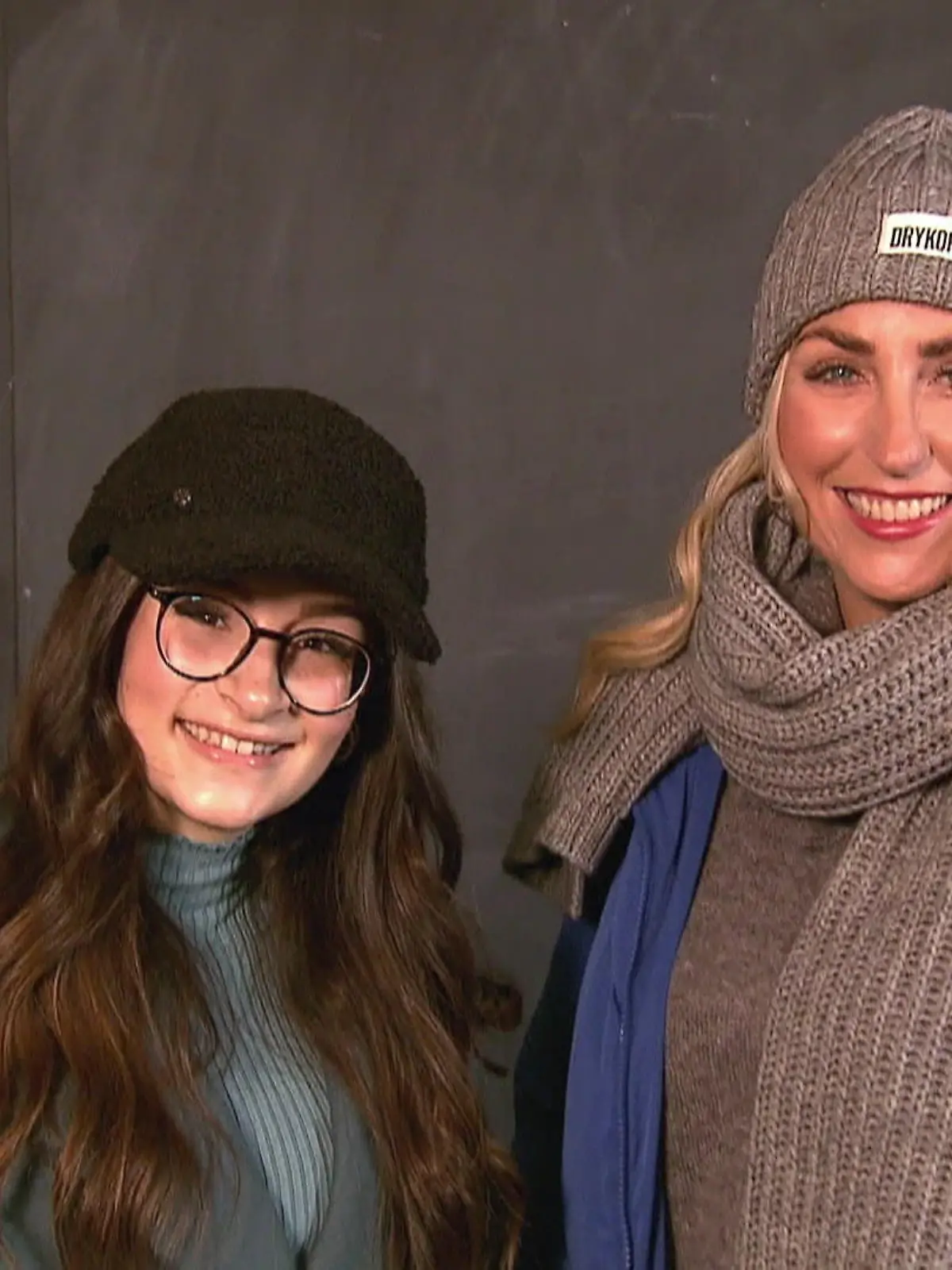 Neue Winter-Trends! Alle denken gerade nur an Weihnachten, doch auch danach geht der Winter noch weiter und auch dann wollen wir gut angezogen sein. Was wir tragen sollten und wie wir unsere Mode kombinieren verrät Modeexpertin Cindy Kreißmann im Video.