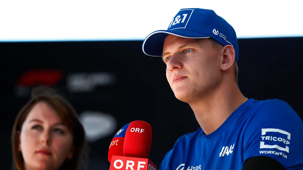  Formula 1 2022: United States GP CIRCUIT OF THE AMERICAS, UNITED STATES OF AMERICA - OCTOBER 20: Mick Schumacher, Haas F1 Team, speaks to the media during the United States GP at Circuit of the Americas on Thursday October 20, 2022 in Austin, United States of America. Photo by Carl Bingham / LAT Images Images PUBLICATIONxINxGERxSUIxAUTxHUNxONLY GP2219_144116_W4I9805