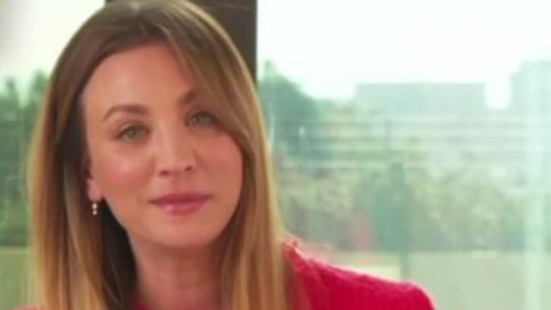 Im Interview mit Mathilde Bernard gesteht Kaley Cuoco: Darum verheimlichte sie ihre Schwangerschaft am Set