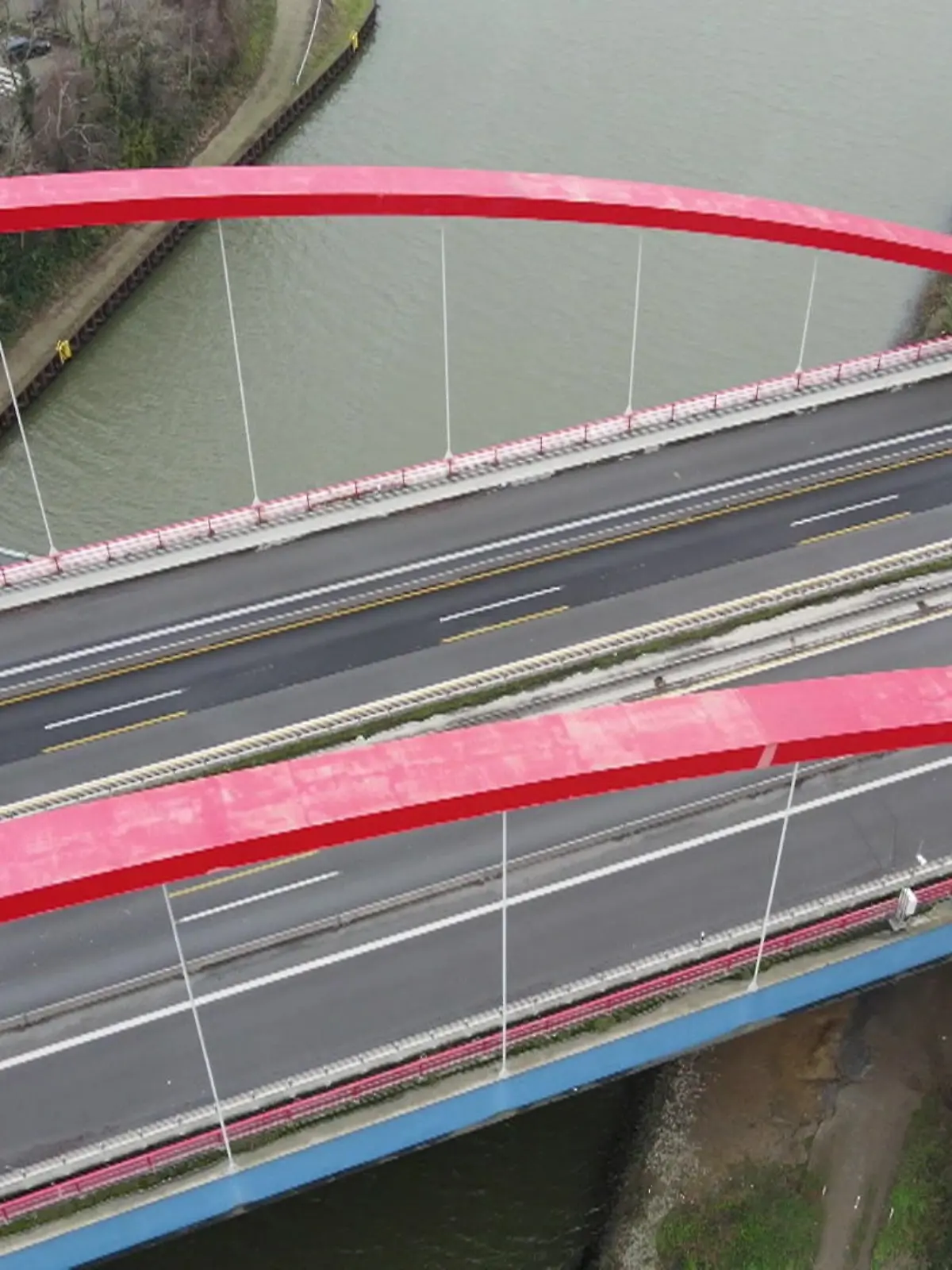 Bild zu: "Brücke bremst das Ruhrgebiet"