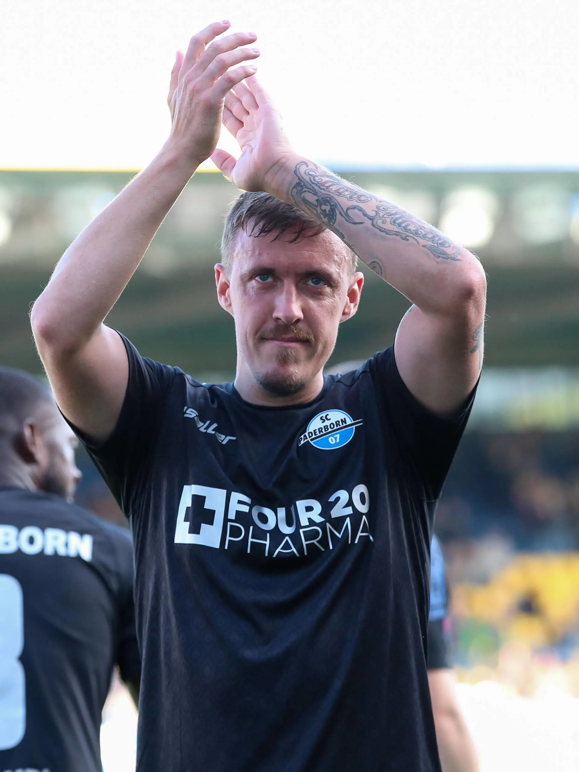 08.10.2023, xtgx, Fussball 2. Bundesliga, Fussball 2. Bundesliga, Eintracht Braunschweig - SC Paderborn 07 emspor, v.l. Max Kruse Paderborn, 10 Jubel ueber den Sieg, Jubel nach Spielende DFL/DFB REGULATIONS PROHIBIT ANY USE OF PHOTOGRAPHS as IMAGE SEQUENCES and/or QUASI-VIDEO Braunschweig *** 08 10 2023, xtgx, football 2 Bundesliga, football 2 Bundesliga, Eintracht Braunschweig SC Paderborn 07 emspor, v l Max Kruse Paderborn, 10 cheering about the victory, cheering after the end of the game DFL DFB REGULATES PROHIBIT ANY USE OF PHOTOGRAPHS as IMAGE SEQUENCES and or QUASI VIDEO Braunschweig