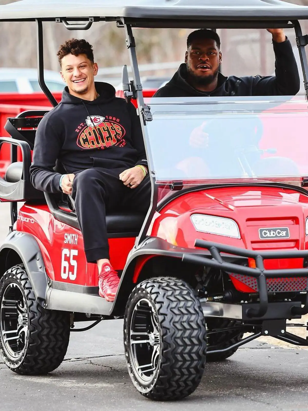 Chiefs-Quarterback überraschte seine O-Line mit nagelneuen Golfcarts.