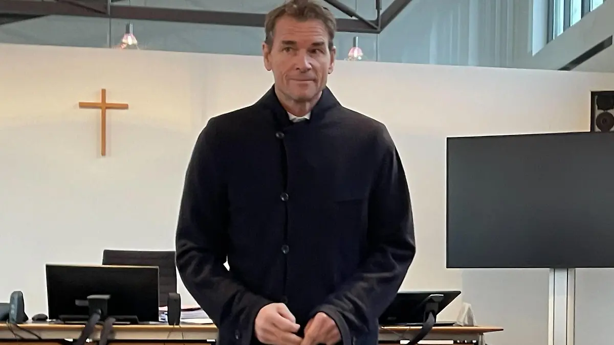 Ex-Nationaltorwart Jens Lehmann steht kurz vor Weihnachten 2022 vor Gericht.