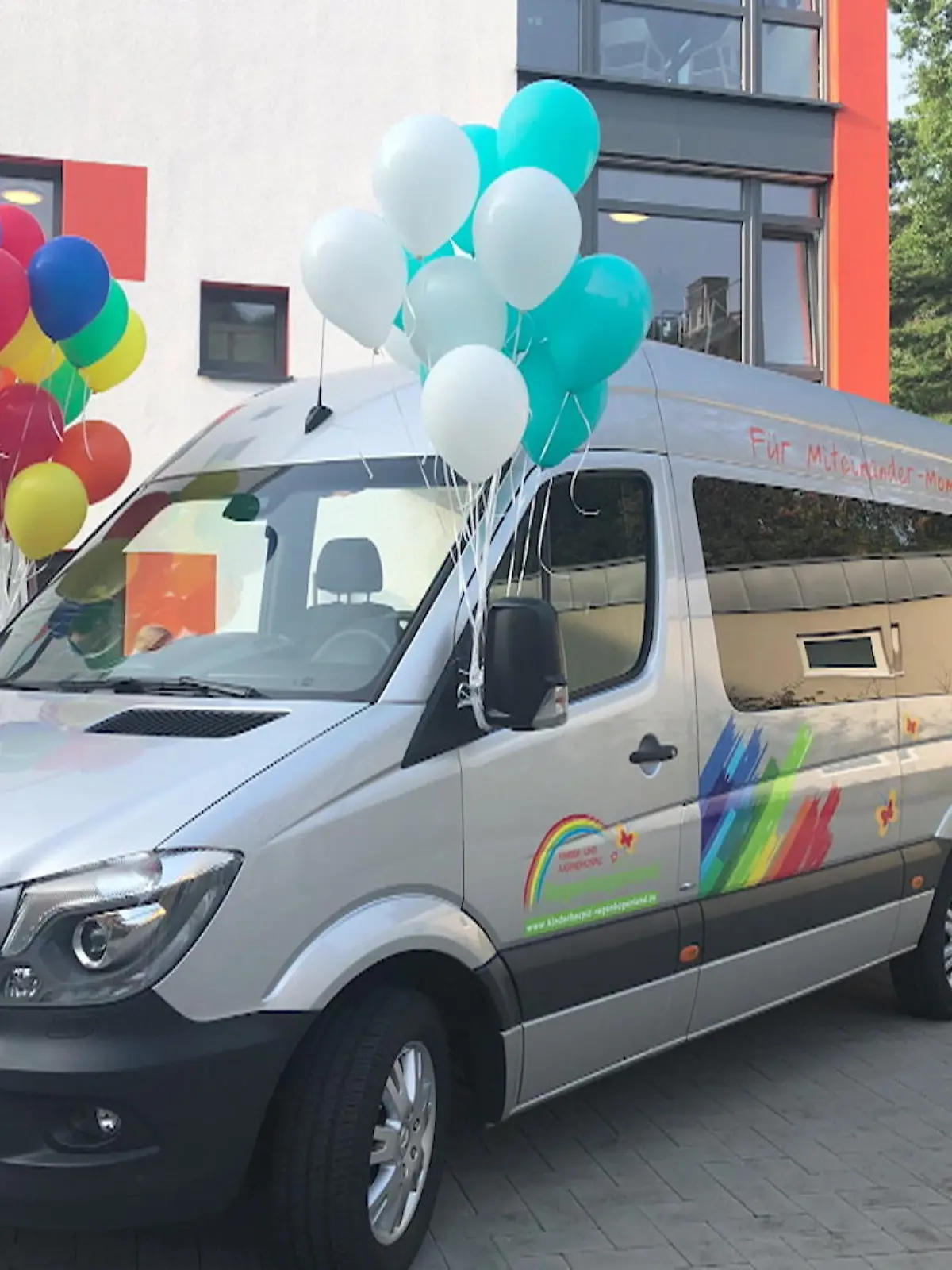 Bild zu: "Hospiz-Transporter gestohlen"