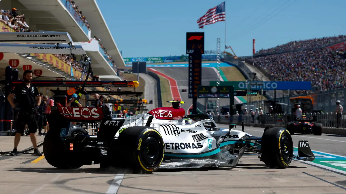 44 Lewis Hamilton GBR, Mercedes-AMG Petronas F1 Team, F1 Grand Prix of USA at Circuit of The Americas on October 21, 2022 in Austin, United States of America. Photo by HOCH ZWEI Austin United States of America *** 44 Lewis Hamilton GBR, Mercedes AMG Petronas F1 Team , F1 Grand Prix of USA at Circuit of The Americas on October 21, 2022 in Austin, United States of America Photo by HOCH ZWEI Austin United States of America