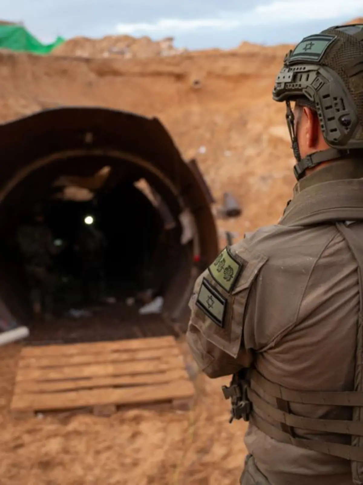 (231218) -- GAZA, Dec. 18, 2023 (action press/Xinhua) -- This photo released by the Israel Defense Forces (IDF) on Dec. 17, 2023 shows Israeli soldiers examining a large underground Hamas tunnel system uncovered in the Gaza Strip. The IDF said it has uncovered the largest underground Hamas tunnel system in Gaza so far. The system splits into branches of tunnels, spans over more than 4 km and reaches 400 meters from the Erez crossing, a passageway between Gaza and Israel. (action press/Xinhua) / action press