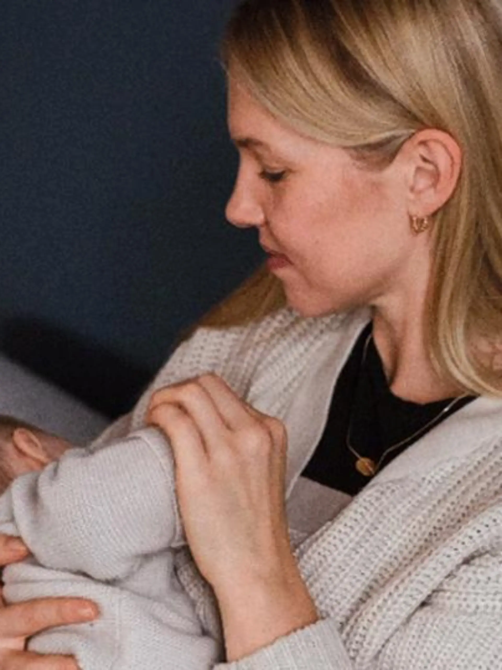 Svenja Holtmann mit Baby Louie