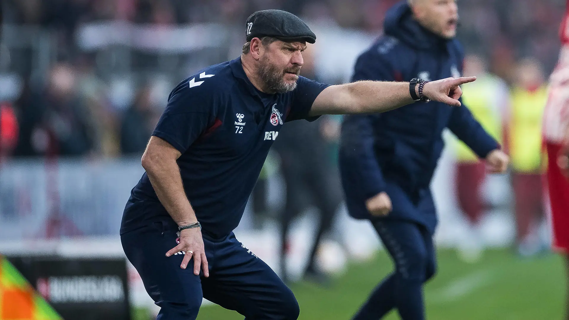 1. Fußball Bundesliga: SC Freiburg - 1. FC Köln 17.12.2023 Steffen Baumgart Trainer 1. FC Köln gestikuliert 1. Fußball Bundesliga: SC Freiburg - 1. FC Köln, Freiburg, Europa Park Stadion am 17.12.2023 DFL REGULATIONS PROHIBIT ANY USE OF PHOTOGRAPHS AS IMAGE SEQUENCES AND/OR QUASI-VIDEO. *** 1 Fußball Bundesliga SC Freiburg 1 FC Köln 17 12 2023 Steffen Baumgart Trainer 1 FC Köln gesticulates 1 Fußball Bundesliga SC Freiburg 1 FC Köln, Freiburg, Europa Park Stadion am 17 12 2023 DFL REGULATIONS PROHIBIT ANY USE OF PHOTOGRAPHS AS IMAGE SEQUENCES AND OR QUASI VIDEO Copyright: xBEAUTIFULxSPORTS/Wunderlx