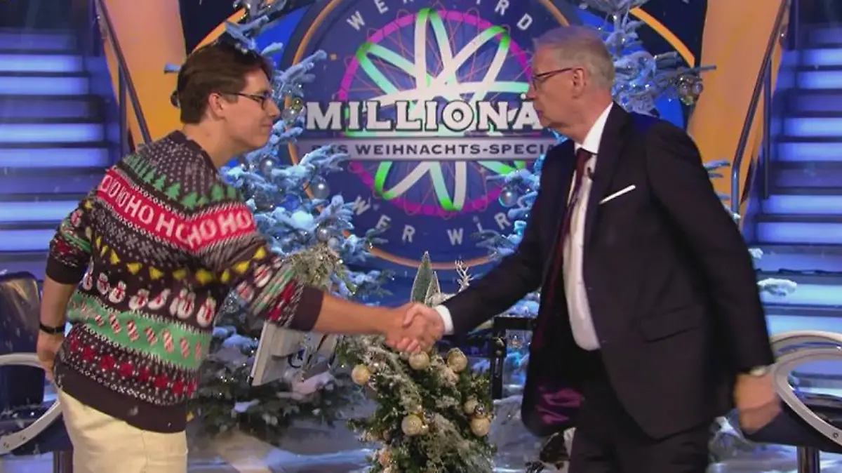 Herzlichen Glückwunsch! Unter anderem gratuliert „Wer wird Millionär?“-Moderator Günther Jauch seinem Kandidaten Cedric Polzin zu 64.000 Euro.