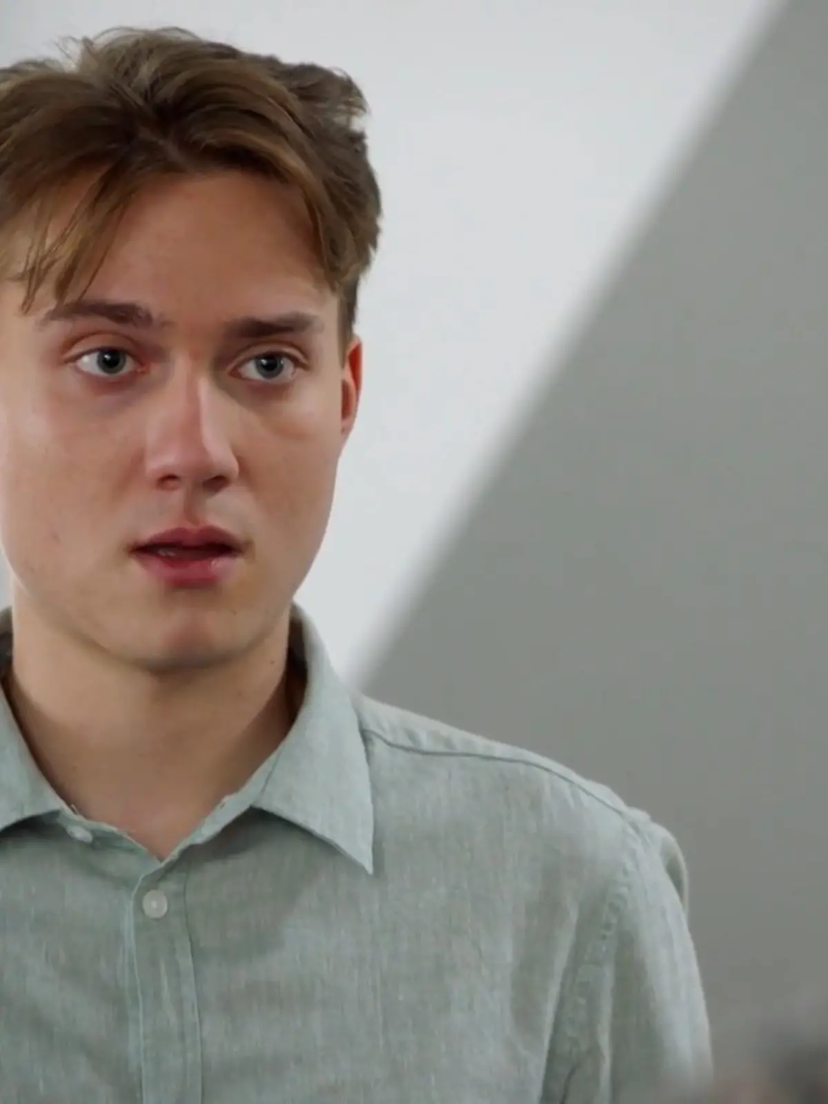 Lukas erfährt schlechte Neuigkeiten.