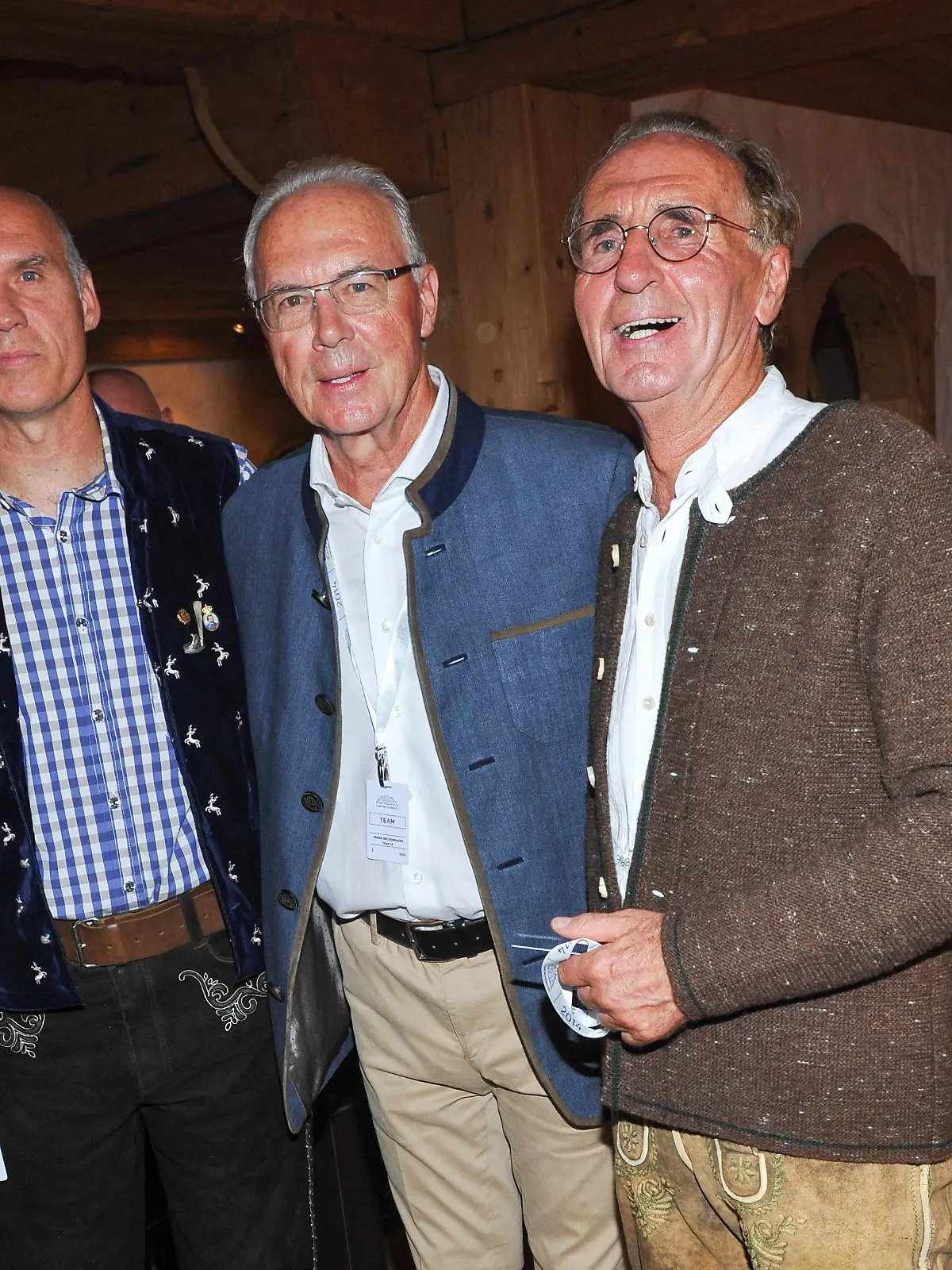 210207-BECKENBAUER - Archiv - 25.04.2021 Franz Beckenbauer (m) mit Sohn Thomas (l) und Bruder Walter Beckenbauer Brigitte Beckenbauer , die erste Ehefrau von Franz Beckenbauer in an den Folgen eines Oberschenkelhalzbruch im malter von 76 Jahren Verstorben