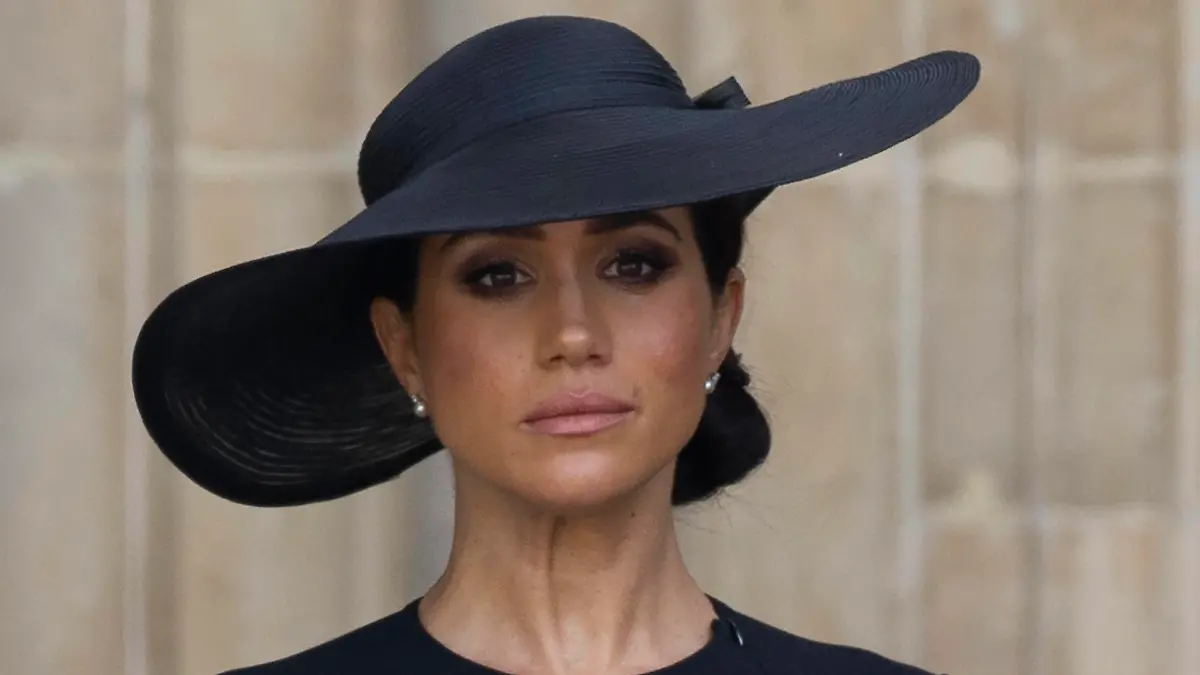 . 19/09/2022. London, United Kingdom. Meghan Markle, the Duchess of Sussex watches the coffin of Queen Elizabeth II leaving Westminster Abbey in London at the end of the State Funeral Service. PUBLICATIONxINxGERxSUIxAUTxHUNxONLY xStephenxLockx/xi-Imagesx IIM-23782-0196