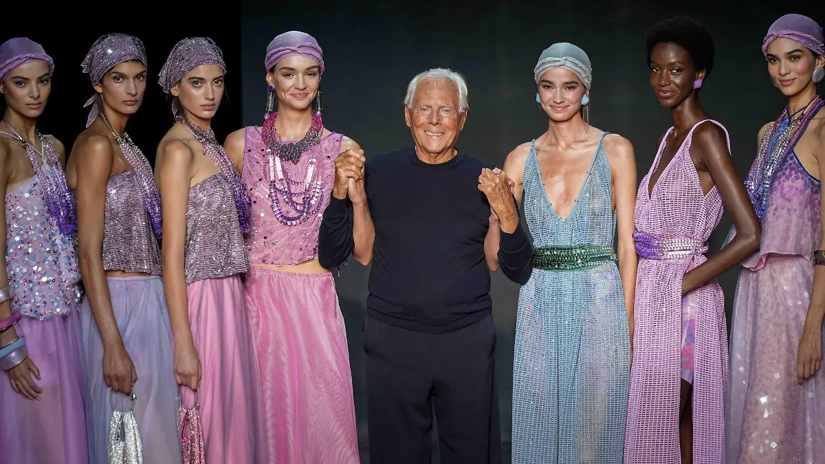 Bei der Modenschau von Emporio Armani waren viele Looks im angesagten Fliederton