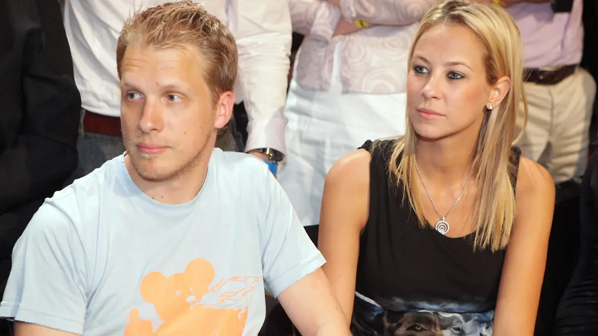 Comedian Oliver Pocher mit Freundin Sandy Meyer-Wölden während der Sauerland Boxgala in Berlin