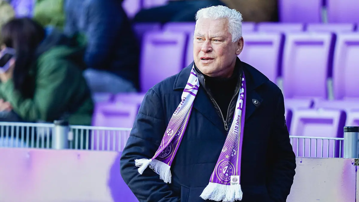 13.03.2022, Generali Arena, Wien, AUT, 1. FBL, FK Austria Wien vs RZ Pellets WAC, Meistergruppe, 23. Runde, im Bild Toni Polster // Toni Polster during the Admiral Bundesliga, Champions group, 23rd round match between FK Austria Wien vs RZ Pellets WAC at the Generali Arena in Wien, Austria on 2022/03/13. / Expa Wien *** 13 03 2022, Generali Arena, Vienna, AUT, 1 FBL, FK Austria Wien vs RZ Pellets WAC, Champions group, 23rd round, in picture Toni Polster Toni Polster during the Admiral Bundesliga, Champions group, 23rd round match between FK Austria Wien vs RZ Pellets WAC at the Generali Arena in Vienna, Austria on 2022 03 13 Expa Wien PUBLICATIONxNOTxINxAUTxRUSxPOL EP_sro 