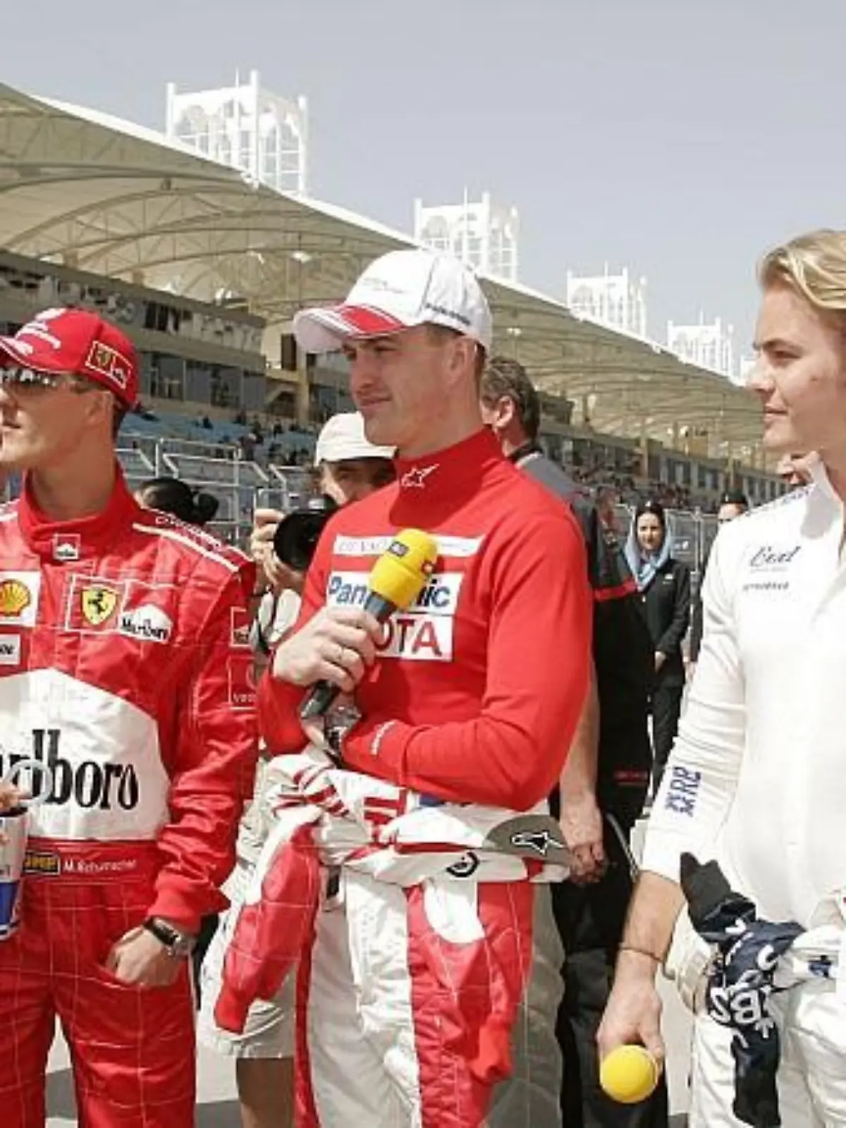 Das erste Rennen der Saison 2006 in Deutschland: RTL-Reporter Florian König interviewt den besten Rennfahrer aller Zeiten Michael Schumacher