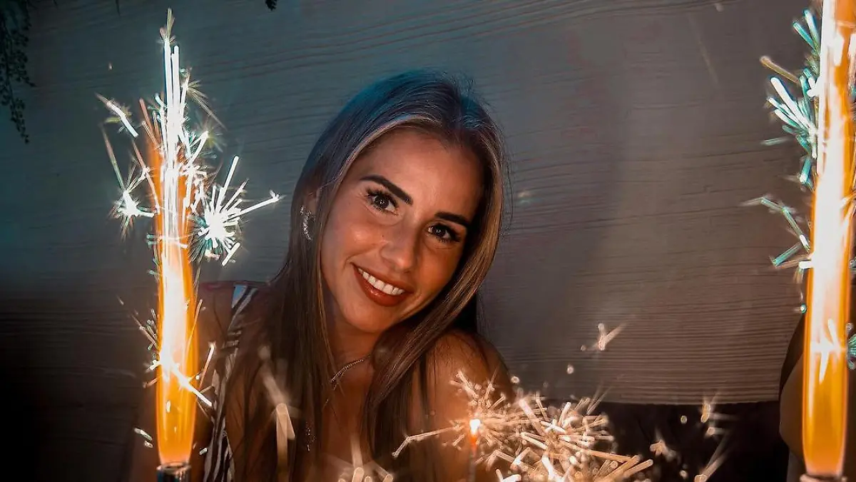 Unwirkliche Überraschung zu ihrem Geburtstag Sarah Engels