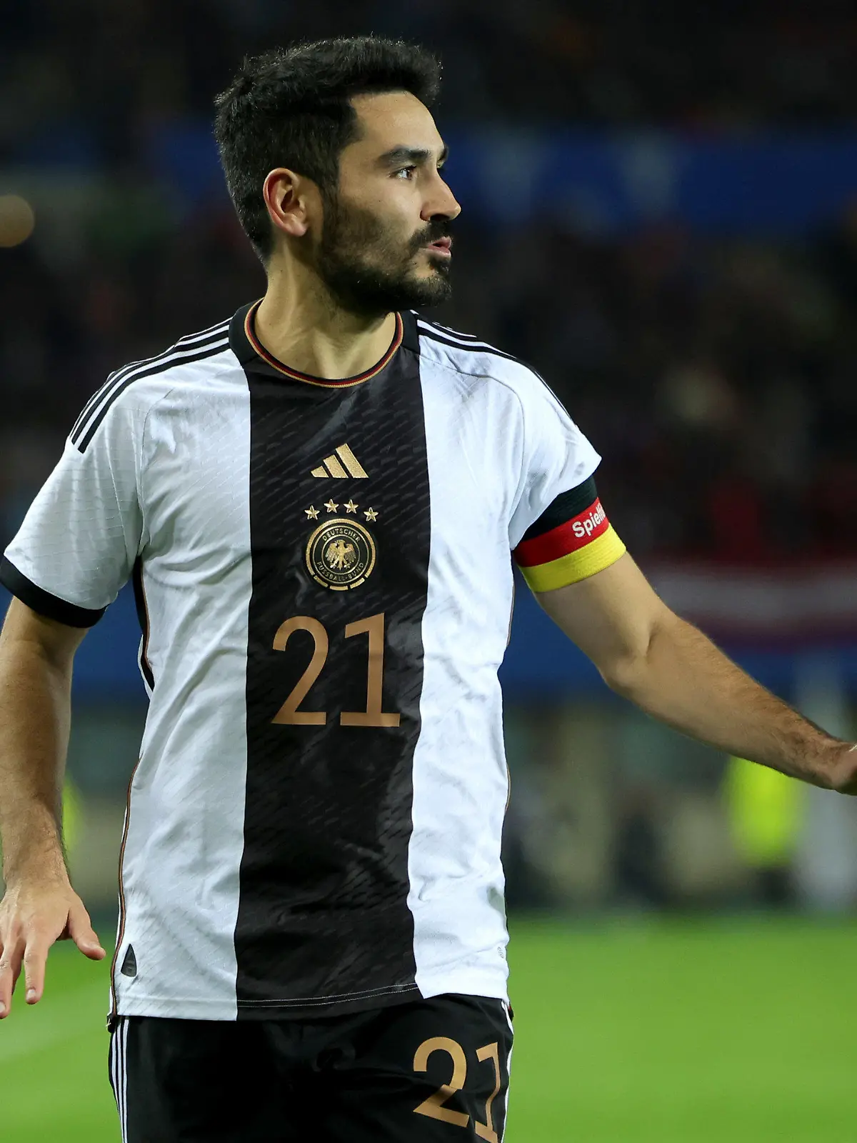 ARCHIV - 21.11.2023, Österreich, Wien: Fußball: Länderspiele, Österreich - Deutschland, Ernst-Happel-Stadion. Deutschlands Ilkay Gündogan. Der Kapitän wünscht sich vor der EM klare Aufgaben für alle Spieler der Nationalmannschaft. (zu dpa: «Gündogan zu DFB-Team: Nicht als Mannschaft gewachsen») Foto: Christian Charisius/dpa +++ dpa-Bildfunk +++