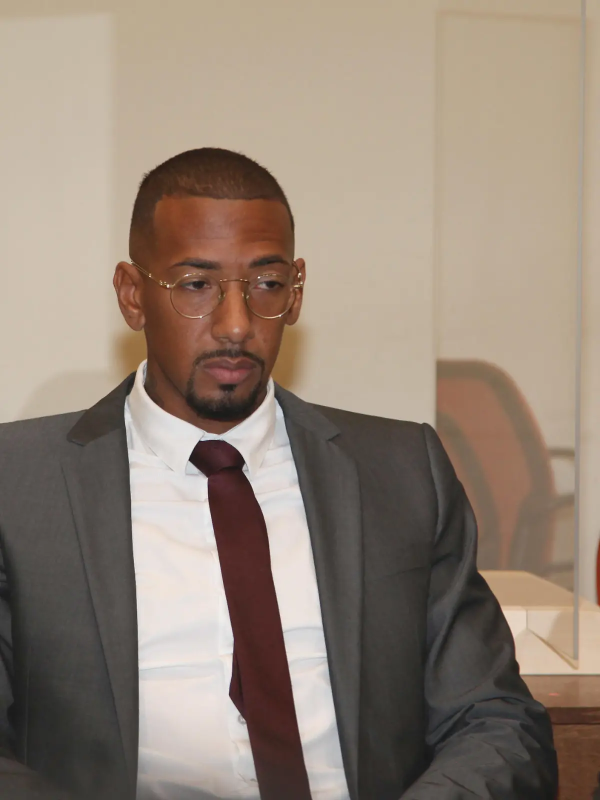 Ex-Nationalspieler Jerome  Boateng vor dem Landgericht München . Heute am 20. Okt. 2022, (10.00 Uhr) startet ein neuer Prozess gegen den langjährigen  Fu§ball-Nationalspieler wegen Körperverletzung. Im Bild: Jerome  Boateng im Gerichtssaal.