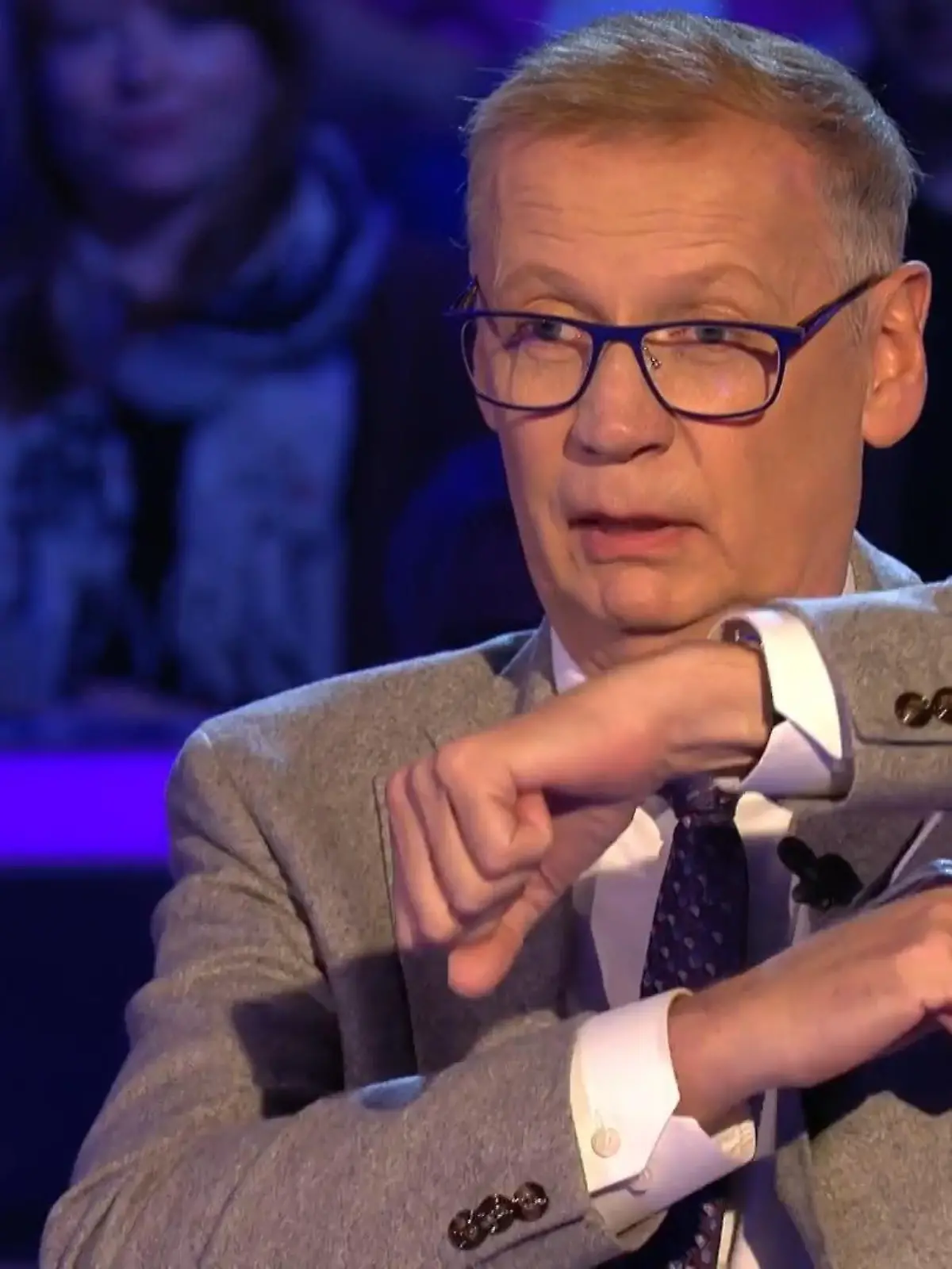 Günther Jauch spricht über das Thema Deo-Roller.