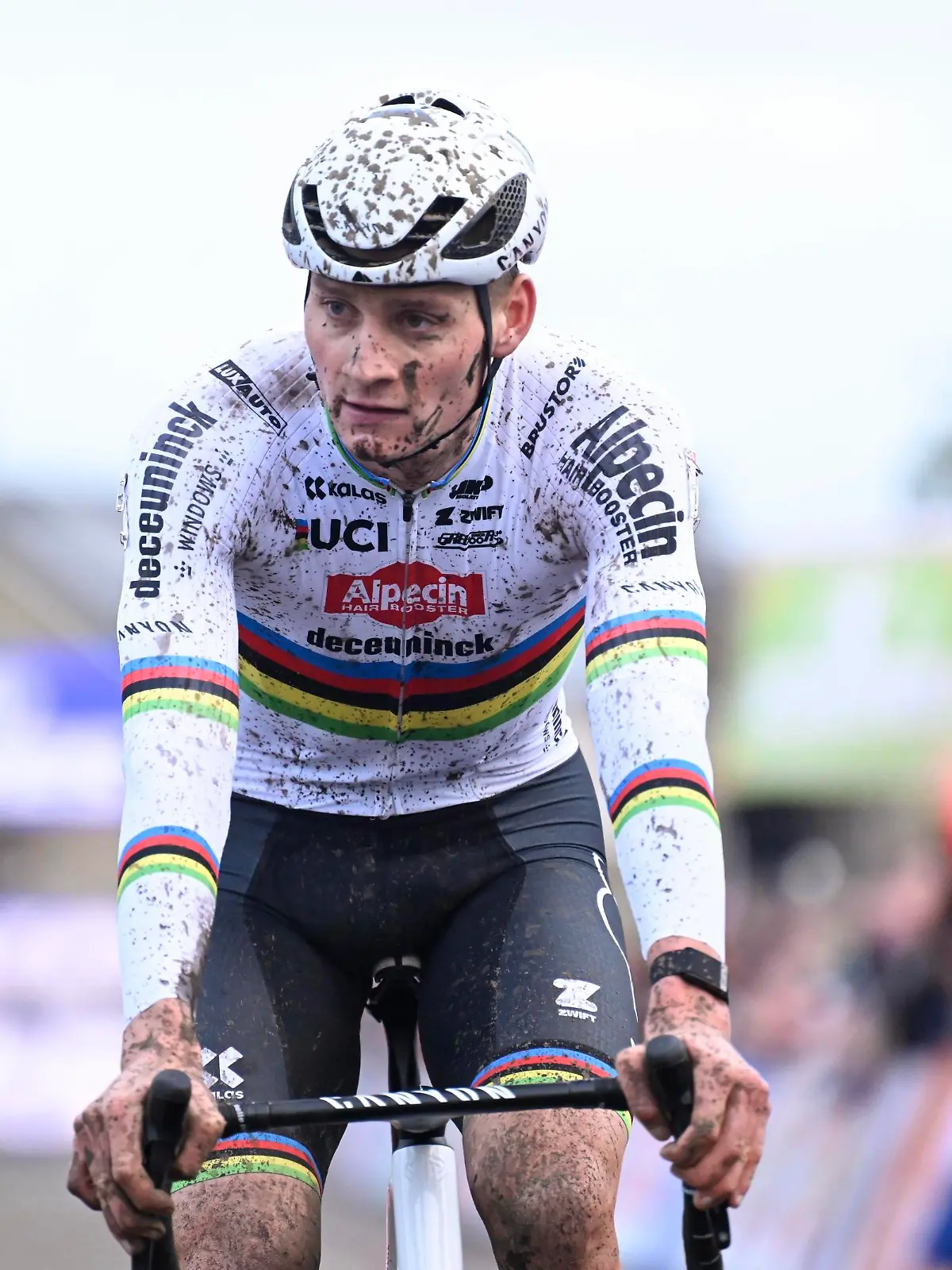 UCI Cyclo-Cross World Cup race Hulst 2023 HULST, THE NETHERLANDS - DECEMBER 30 : Van Der Poel Mathieu NED of Alpecin - Deceuninck pictured after the 10th leg of the UCI cyclo-cross World Cup 2023 - 2024 race, the Hulst Vestingcross cyclocross on December 30, 2023 in Hulst, The Netherlands, 30/12/2023 Hulst The Netherlands PUBLICATIONxNOTxINxFRAxBEL Copyright: xNicoxVereeckenx