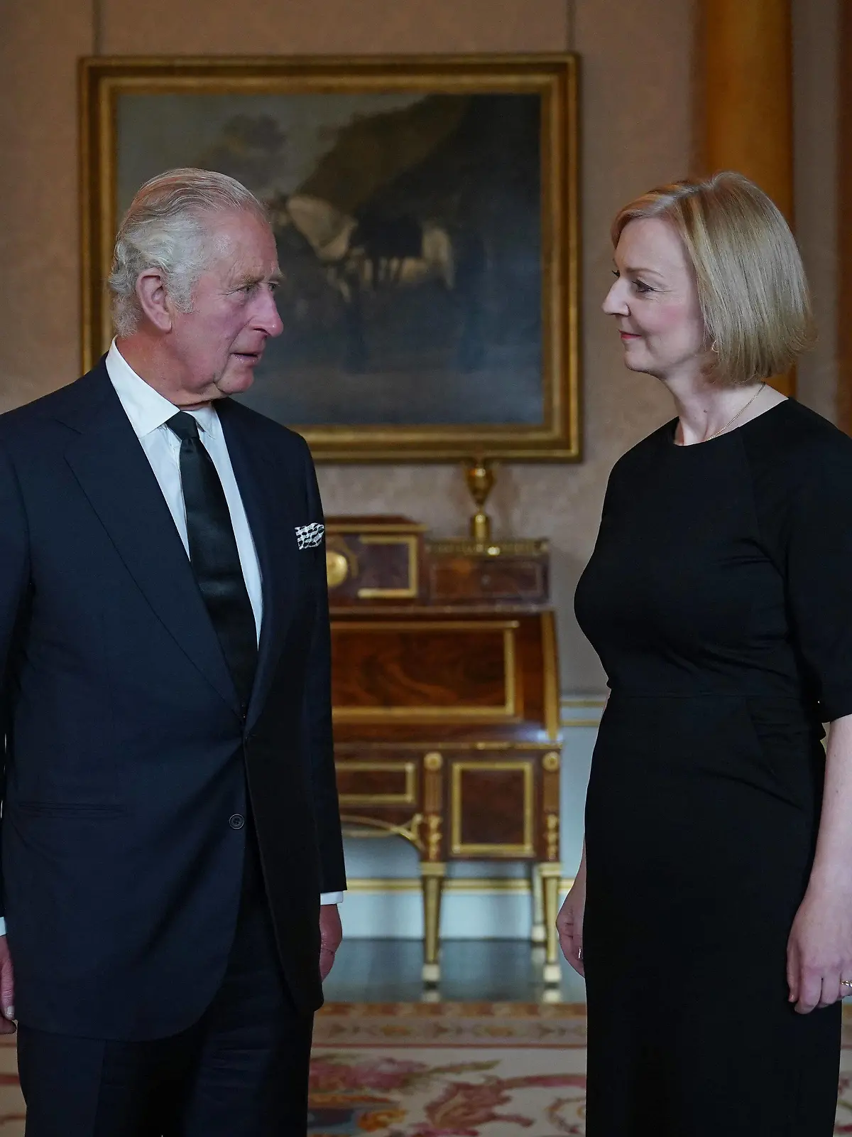  . 09/09/2022. London, United Kingdom. King Charles III during his first audience with UK Prime Minister Liz Truss at Buckingham Palace in London, following the death of Queen Elizabeth II. PUBLICATIONxINxGERxSUIxAUTxHUNxONLY xPoolx/xi-Imagesx IIM-23749-0004