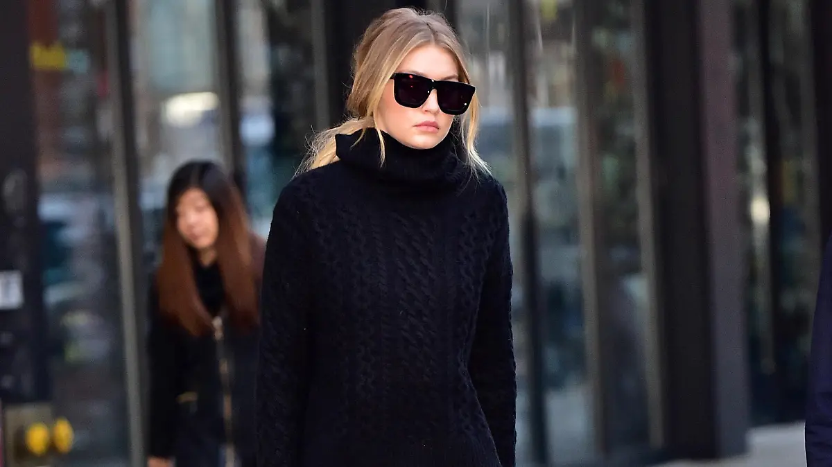 NEW YORK, NY - DECEMBER 08: Gigi Hadid seen on the streets of Manhattan on December 8, 2015 in New York City. (Photo by James Devaney/GC Images)