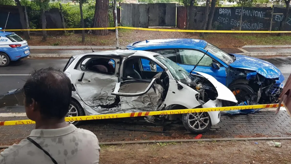 Am Mittwoch den 14. Juni 2023 kam es zwischen Acilia und Casal Palocco, in den südwestlichen Vororten von Rom, zu einem schweren Unfall zwischen zwei Autos. Bei dem Unfall wurde in einem Smart Forfour ein fünfjähriger Junge tödlich, seine Schwester und Mutter schwer verletzt. In dem anderen Auto, einem Lamborghini SUV, saßen vier Jungen und ein Mädchen im Alter von 20 bis 23 Jahren.