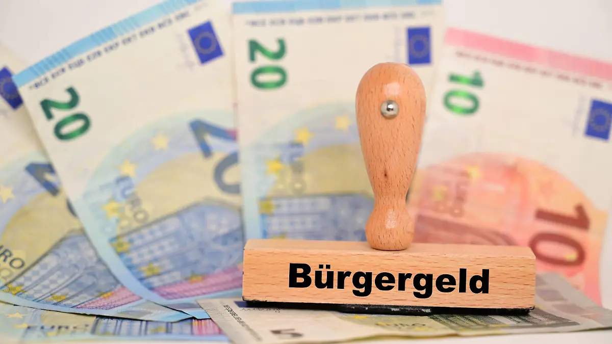 Stock- und Symbolbilder Bürgergeld Hamburg Studio Hamburg Deutschland *** Stock and symbol images Bürgergeld Hamburg Studio Hamburg Germany Copyright: xLobeca/FelixxSchlikisx