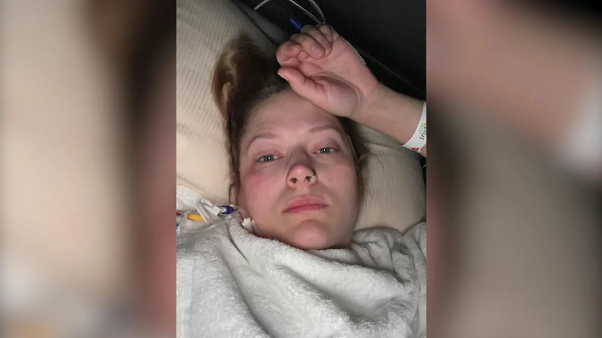 Nach dem Darmdurchbruch liegt Julia Hermeling wochenlang im Krankenhaus.